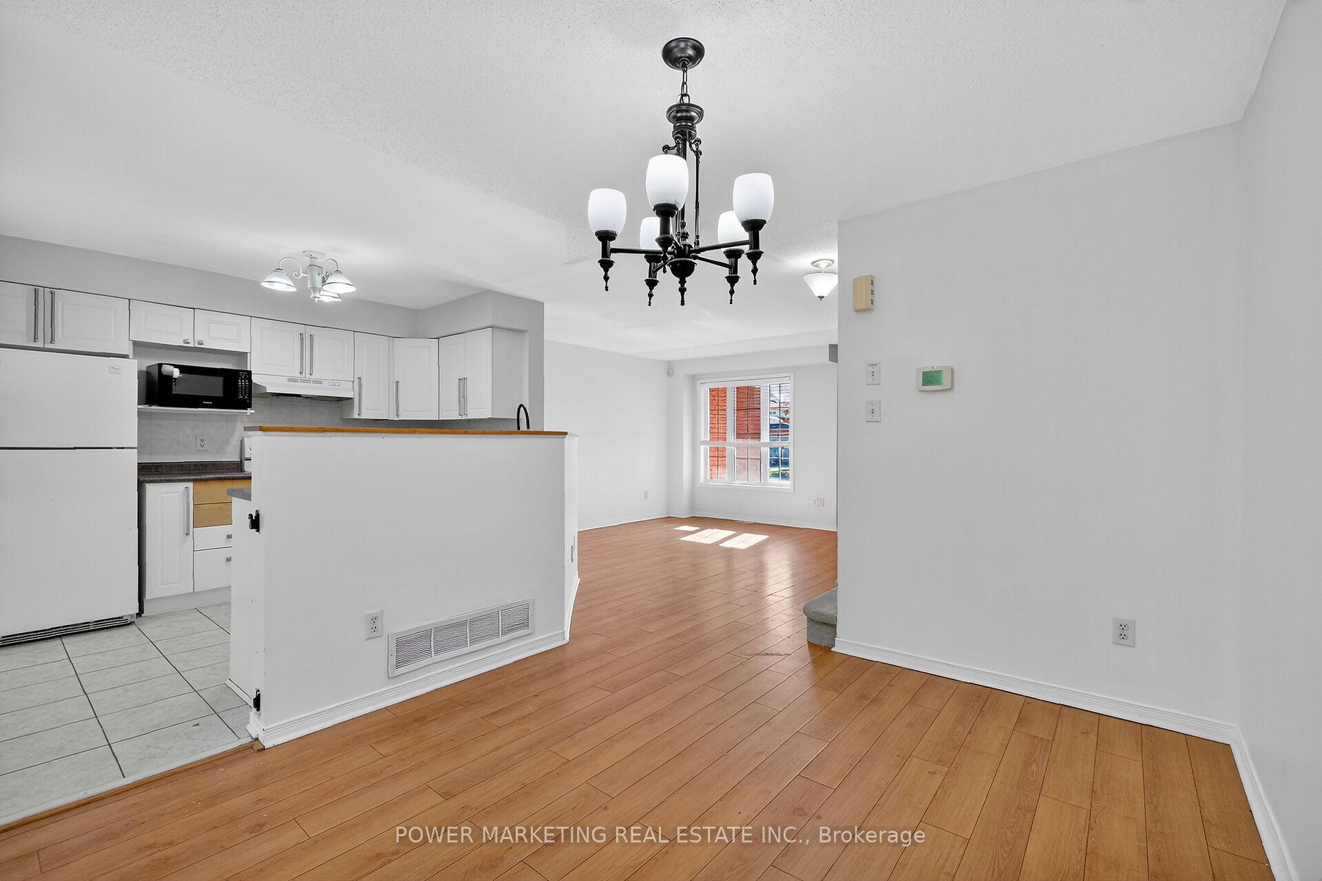 Photo 10 of 9 Carwood Circle E, Ottawa, Carson Meadows — HOMEH