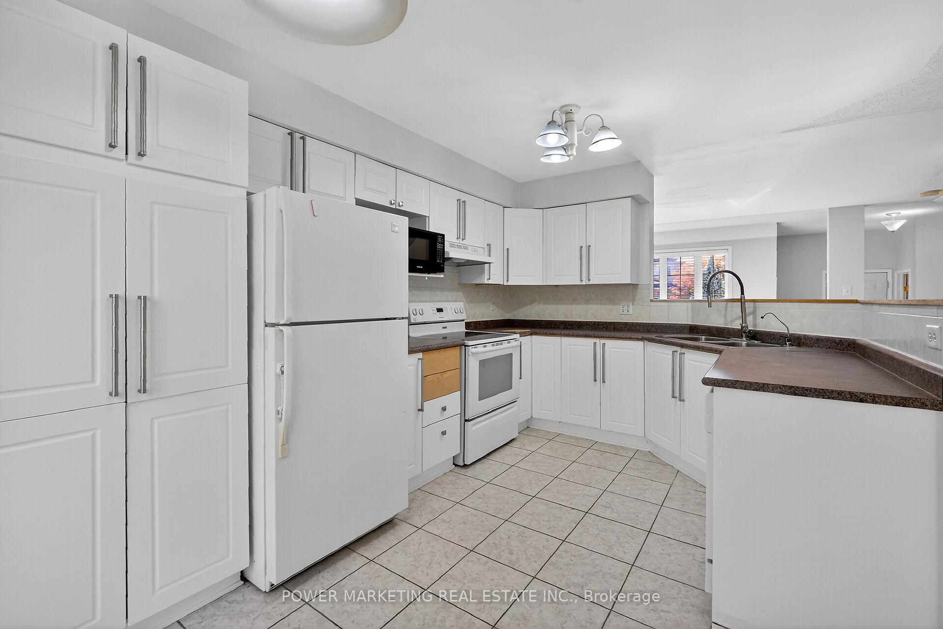 Photo 12 of 9 Carwood Circle E, Ottawa, Carson Meadows — HOMEH