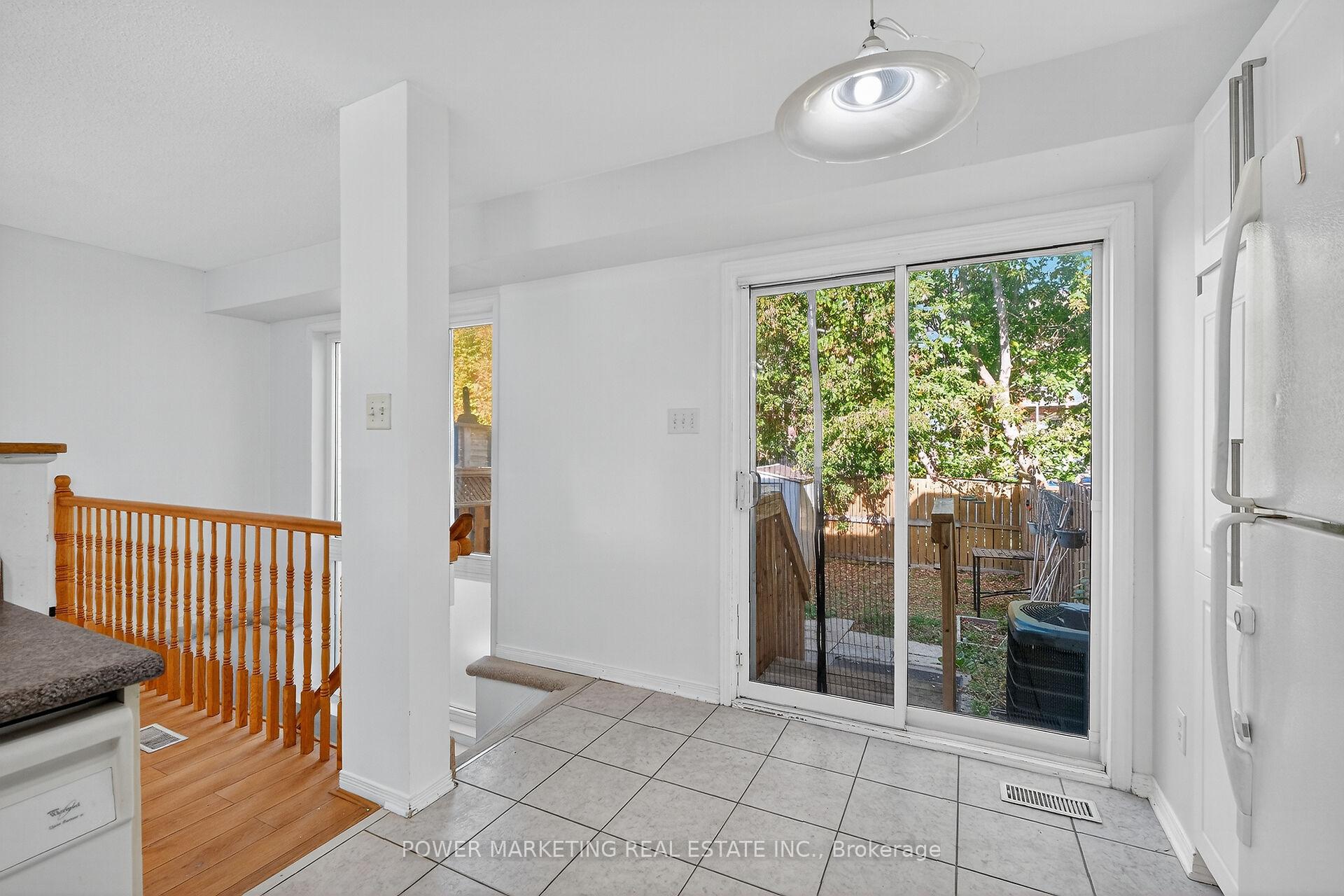 Photo 17 of 9 Carwood Circle E, Ottawa, Carson Meadows — HOMEH