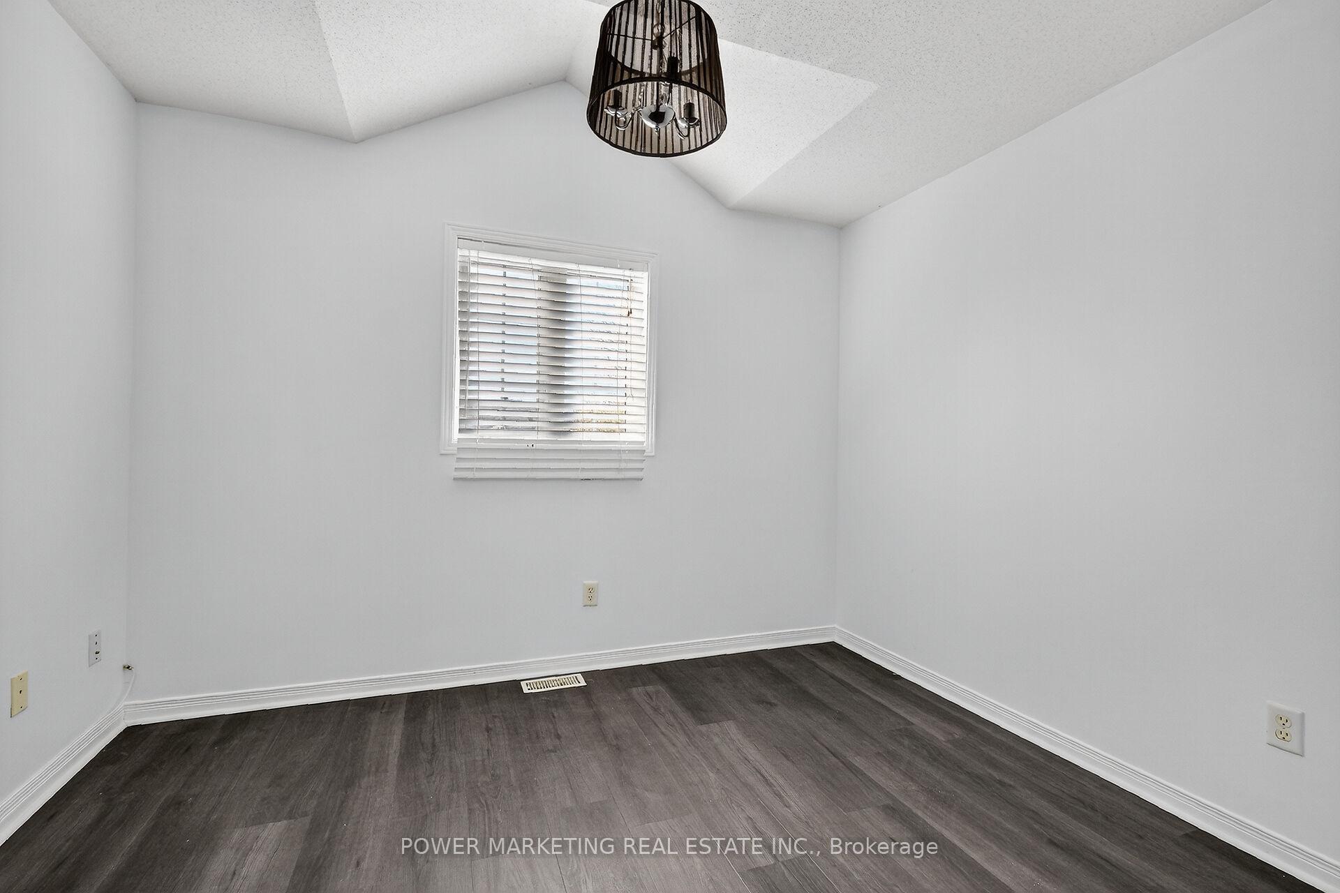 Photo 22 of 9 Carwood Circle E, Ottawa, Carson Meadows — HOMEH