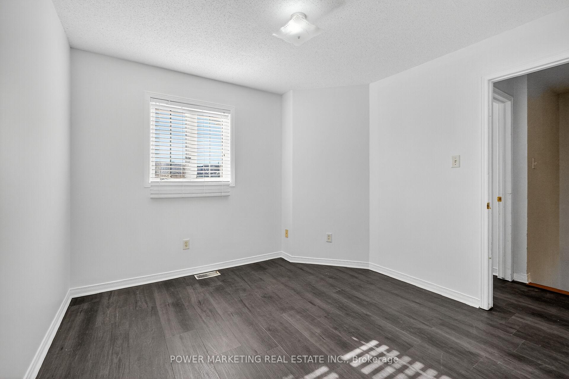 Photo 25 of 9 Carwood Circle E, Ottawa, Carson Meadows — HOMEH