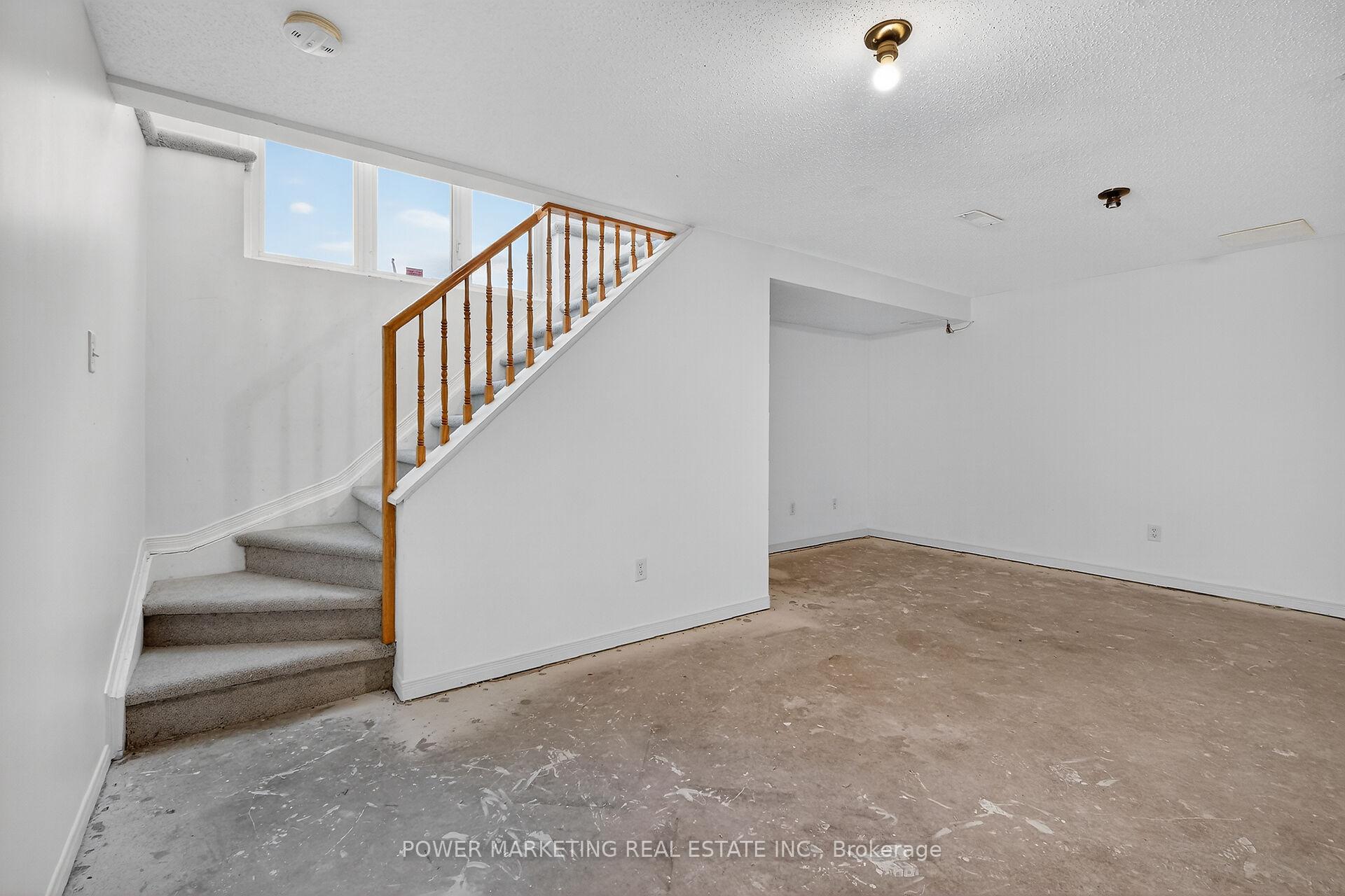 Photo 33 of 9 Carwood Circle E, Ottawa, Carson Meadows — HOMEH