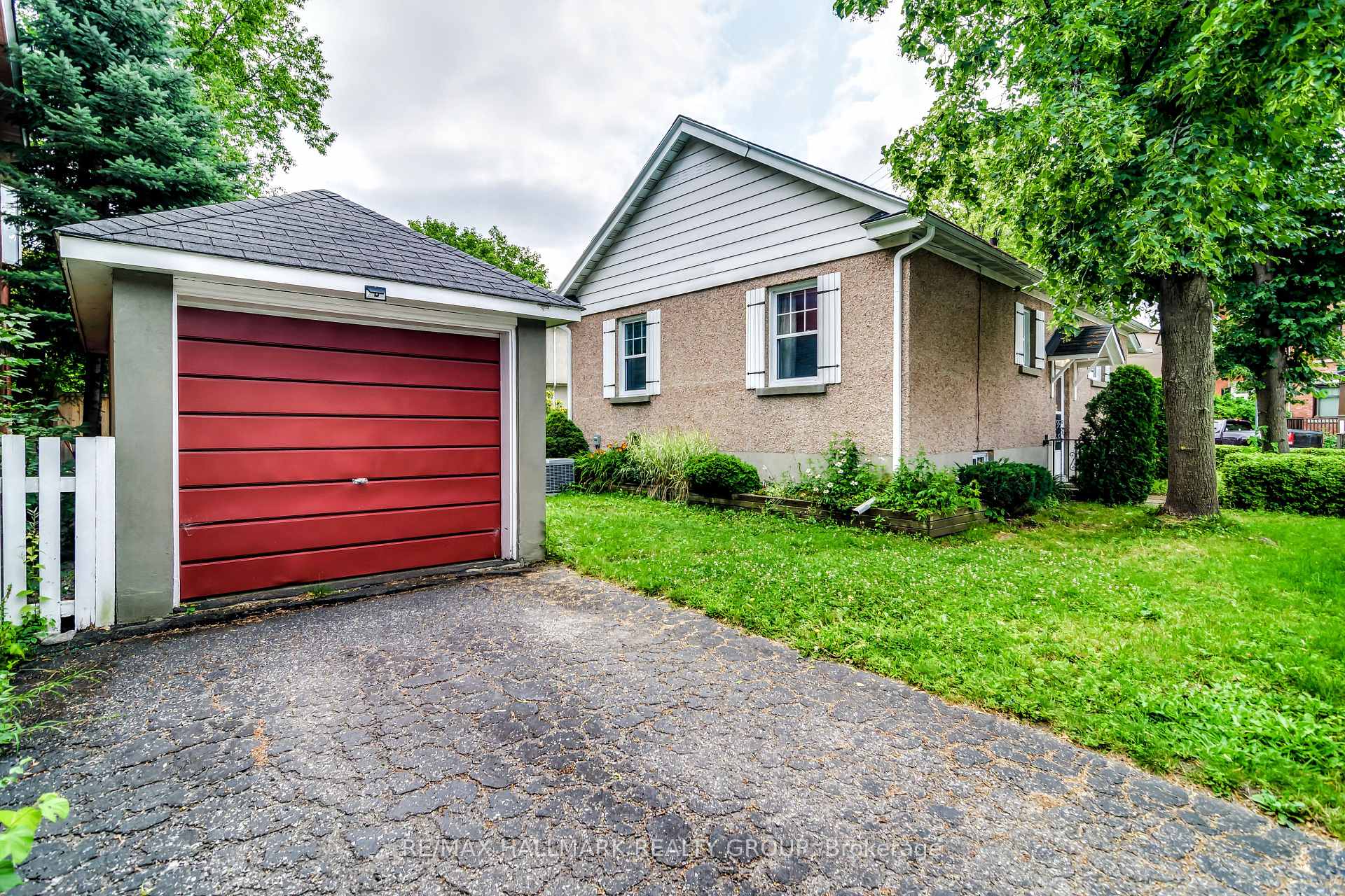 Photo 2 of 64 Vaughan Street, Ottawa, Lindenlea — HOMEH