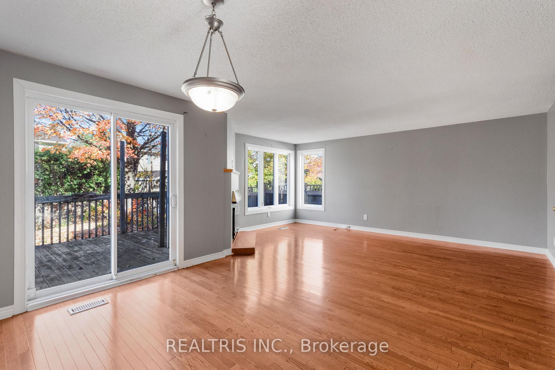 Photo 10 of 1598 Meadowfield Place, Ottawa, Chapel Hill — HOMEH