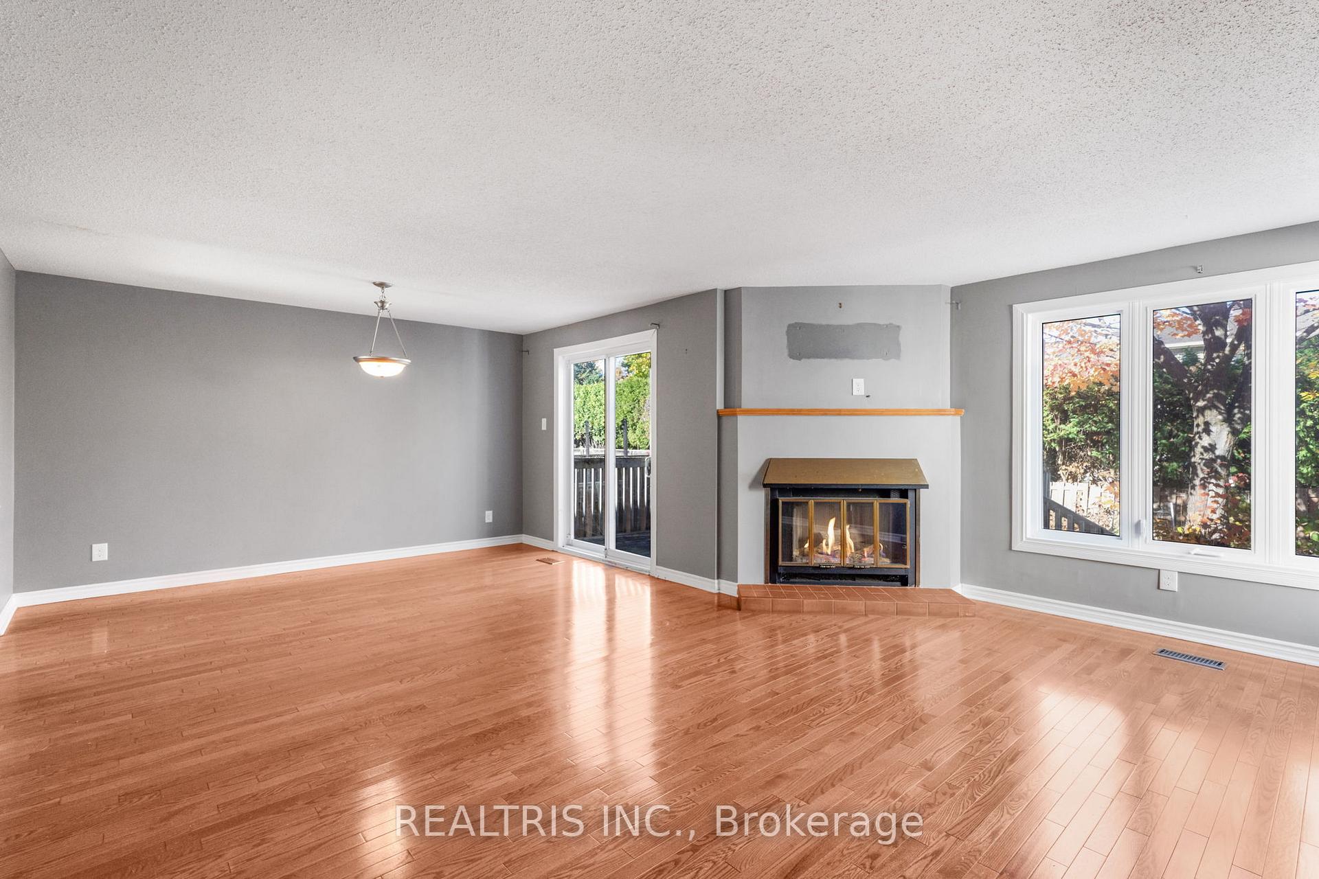 Photo 13 of 1598 Meadowfield Place, Ottawa, Chapel Hill — HOMEH