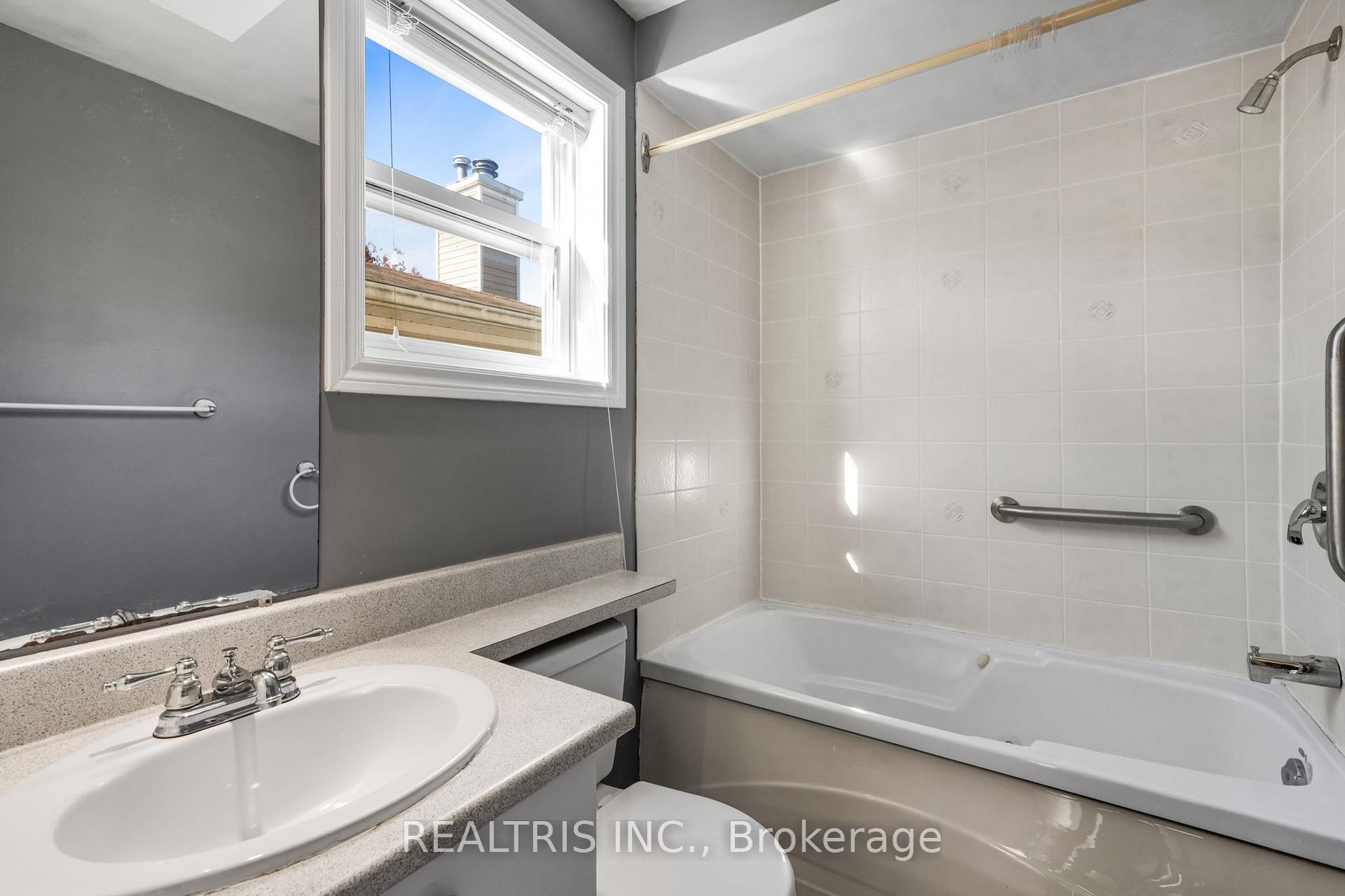 Photo 19 of 1598 Meadowfield Place, Ottawa, Chapel Hill — HOMEH