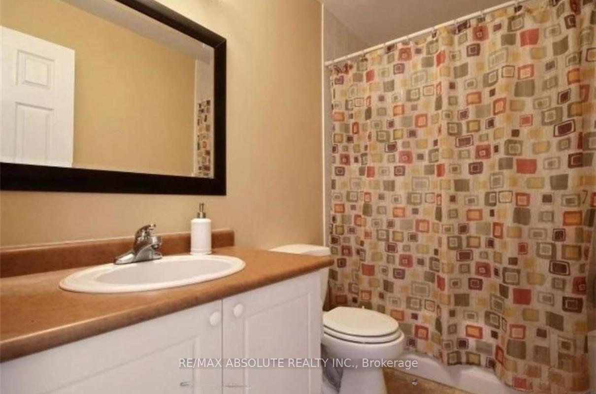 Photo 16 of 104 College Circle, Ottawa, Castle Heights — HOMEH