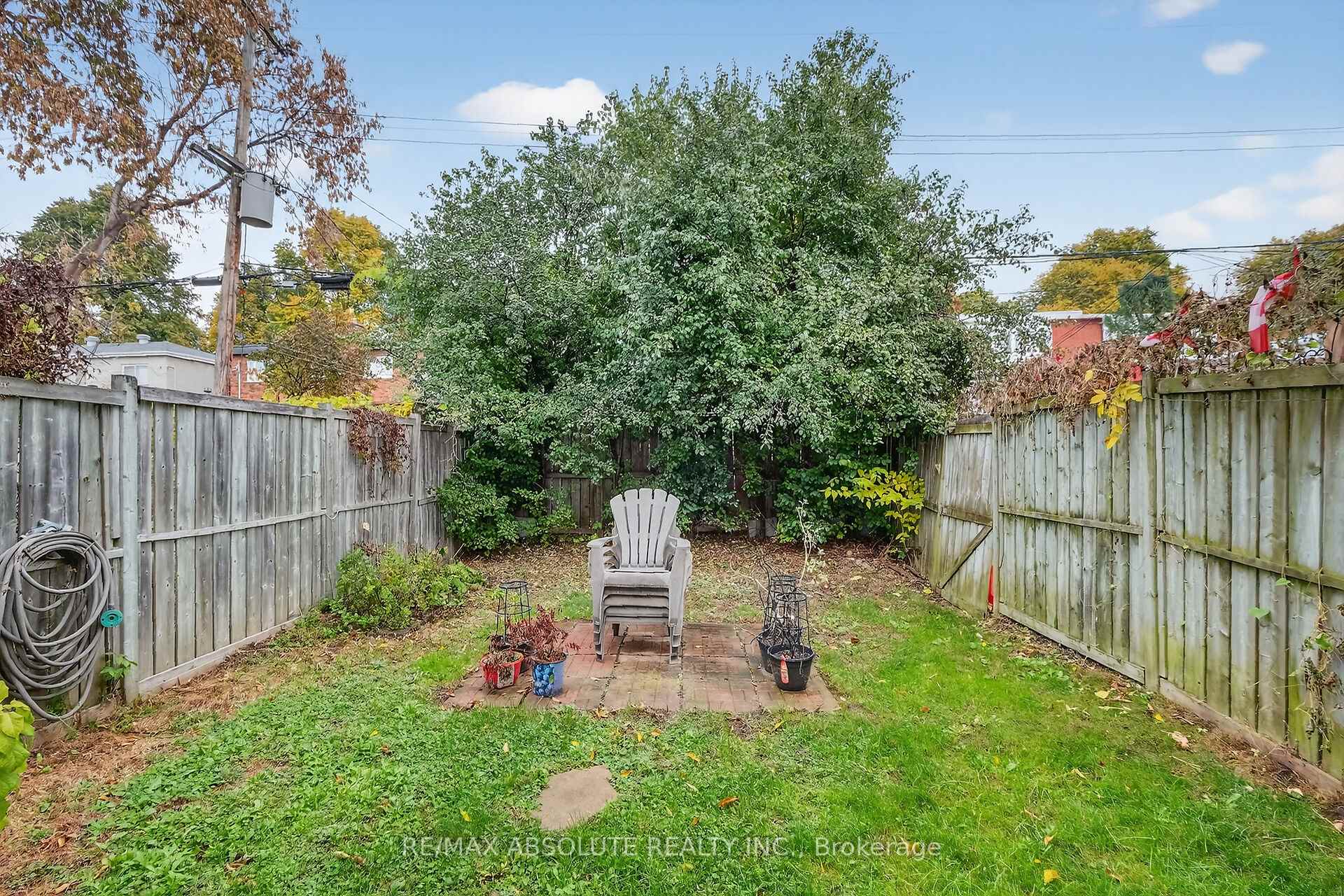 Photo 21 of 104 College Circle, Ottawa, Castle Heights — HOMEH