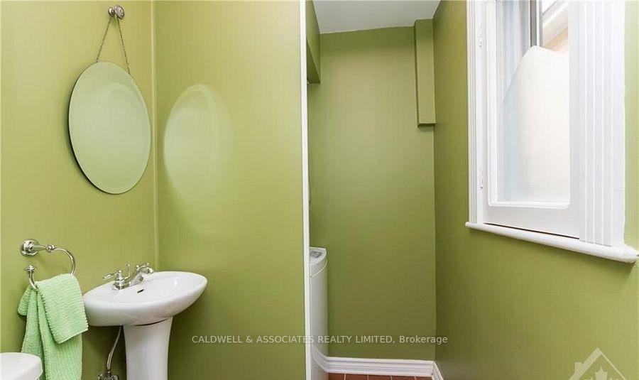 Photo 13 of 245 Mackay Street, Ottawa, New Edinburgh — HOMEH