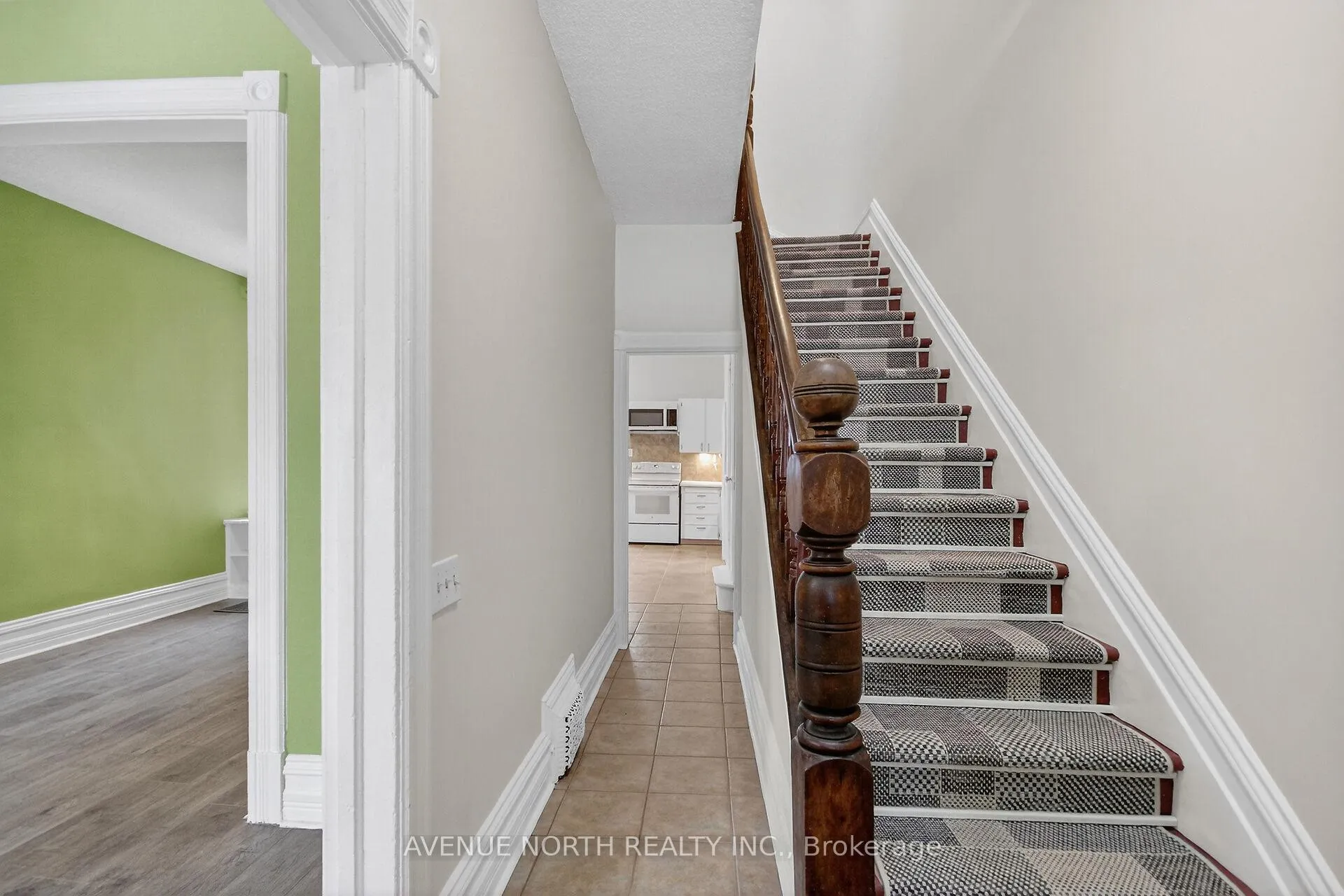 Photo 5 of 210 Florence Street, Ottawa, Ottawa Centre — HOMEH