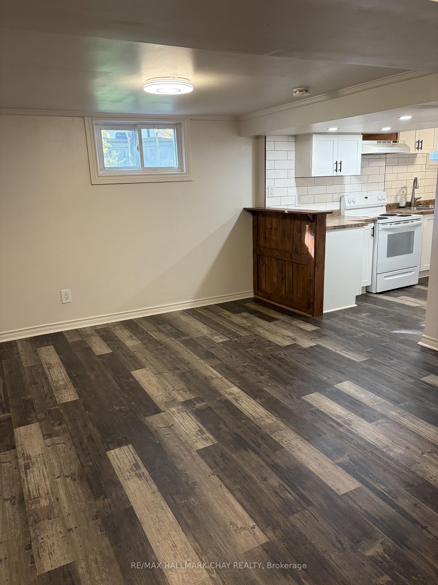 Photo 3 of Unit Lower Unit, 10 Oak Street, New Tecumseth, Alliston — HOMEH