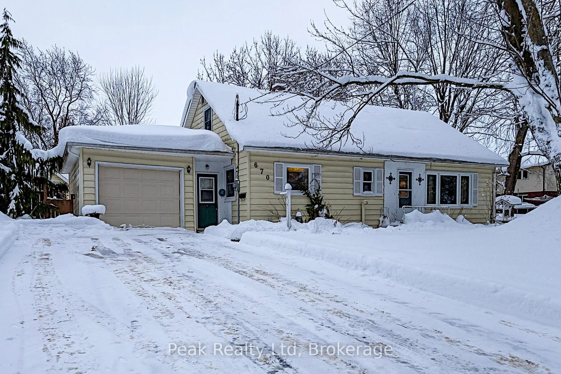 Photo 2 of 670 Elm Avenue N, North Perth, Listowel — HOMEH