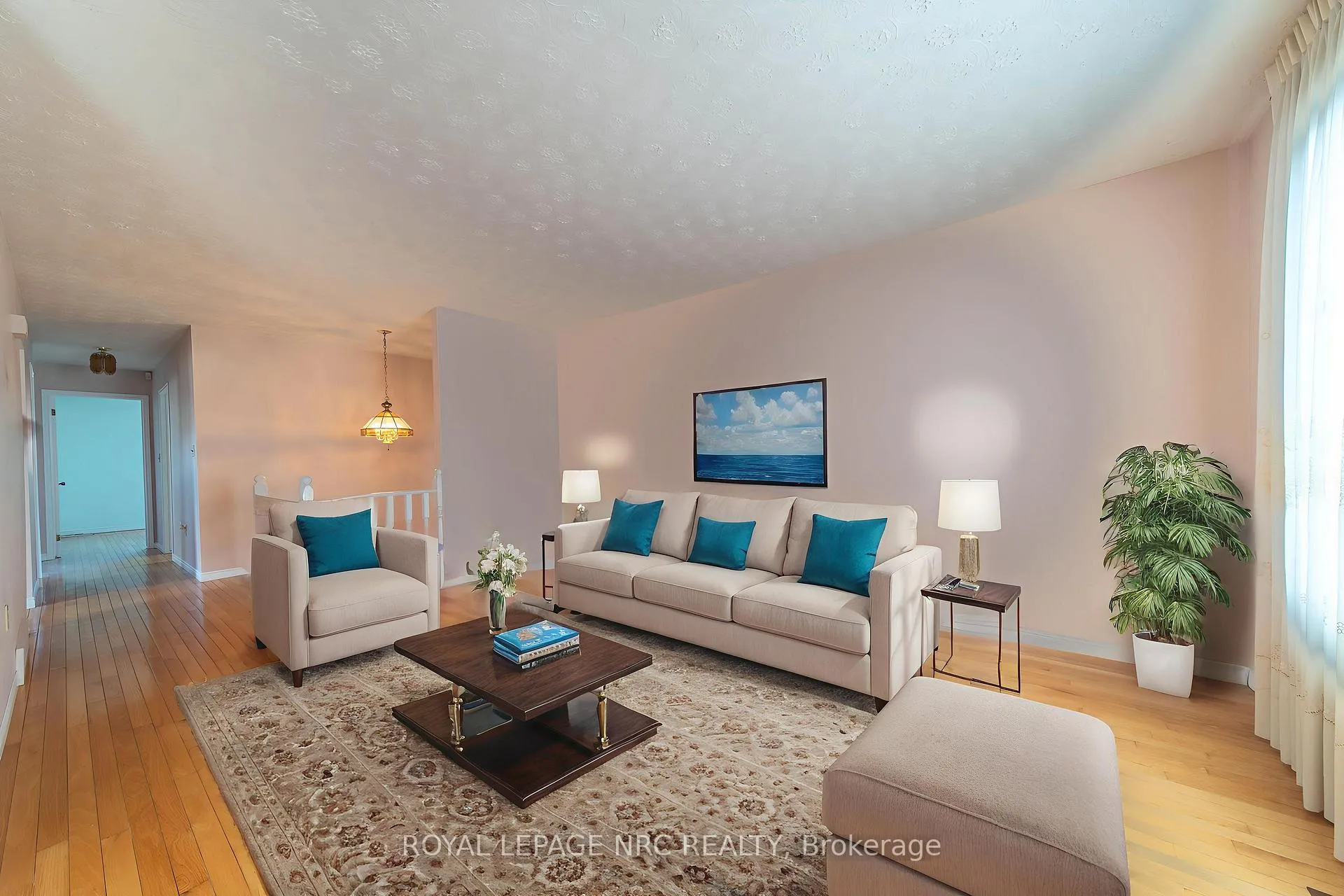 Photo 3 of 6399 Riall Street, Niagara Falls, Stamford — HOMEH