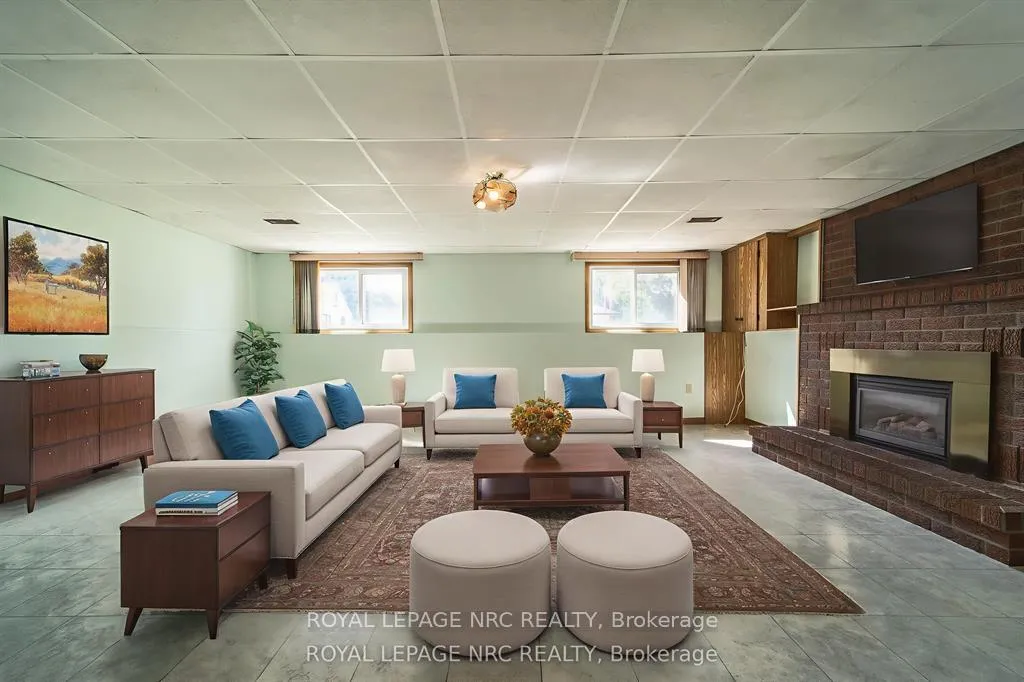 Photo 13 of 6399 Riall Street, Niagara Falls, Stamford — HOMEH