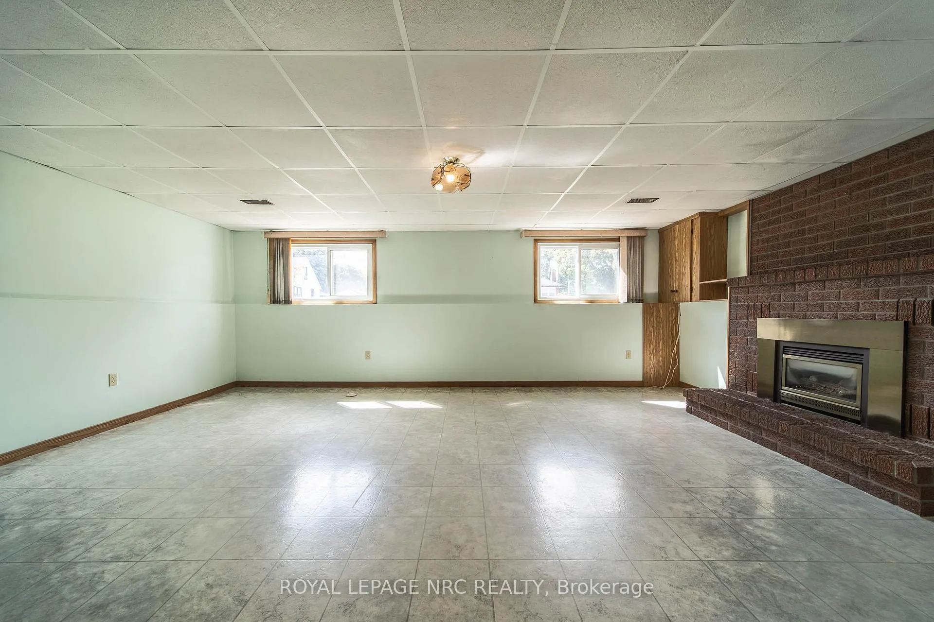 Photo 14 of 6399 Riall Street, Niagara Falls, Stamford — HOMEH
