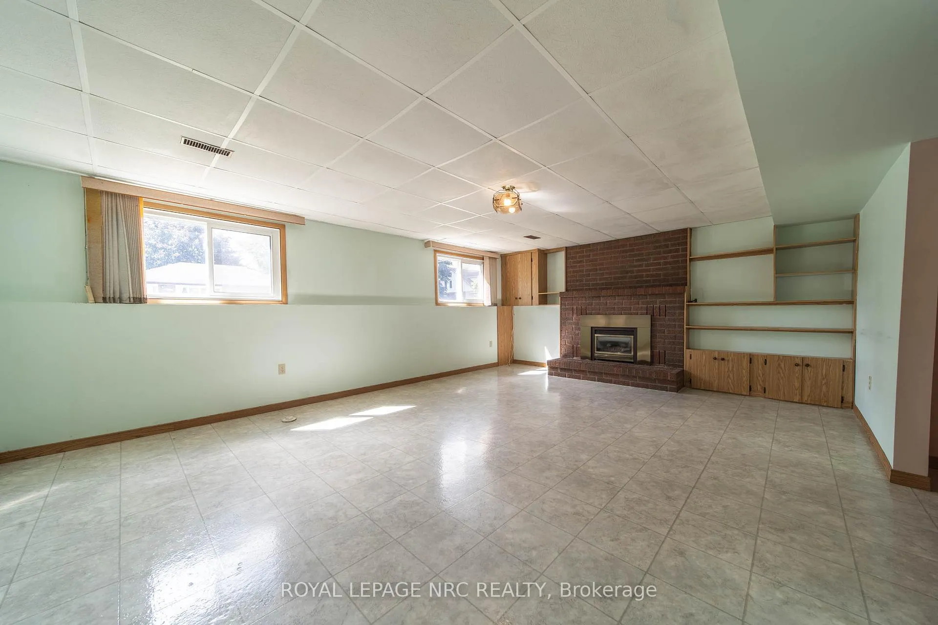 Photo 15 of 6399 Riall Street, Niagara Falls, Stamford — HOMEH