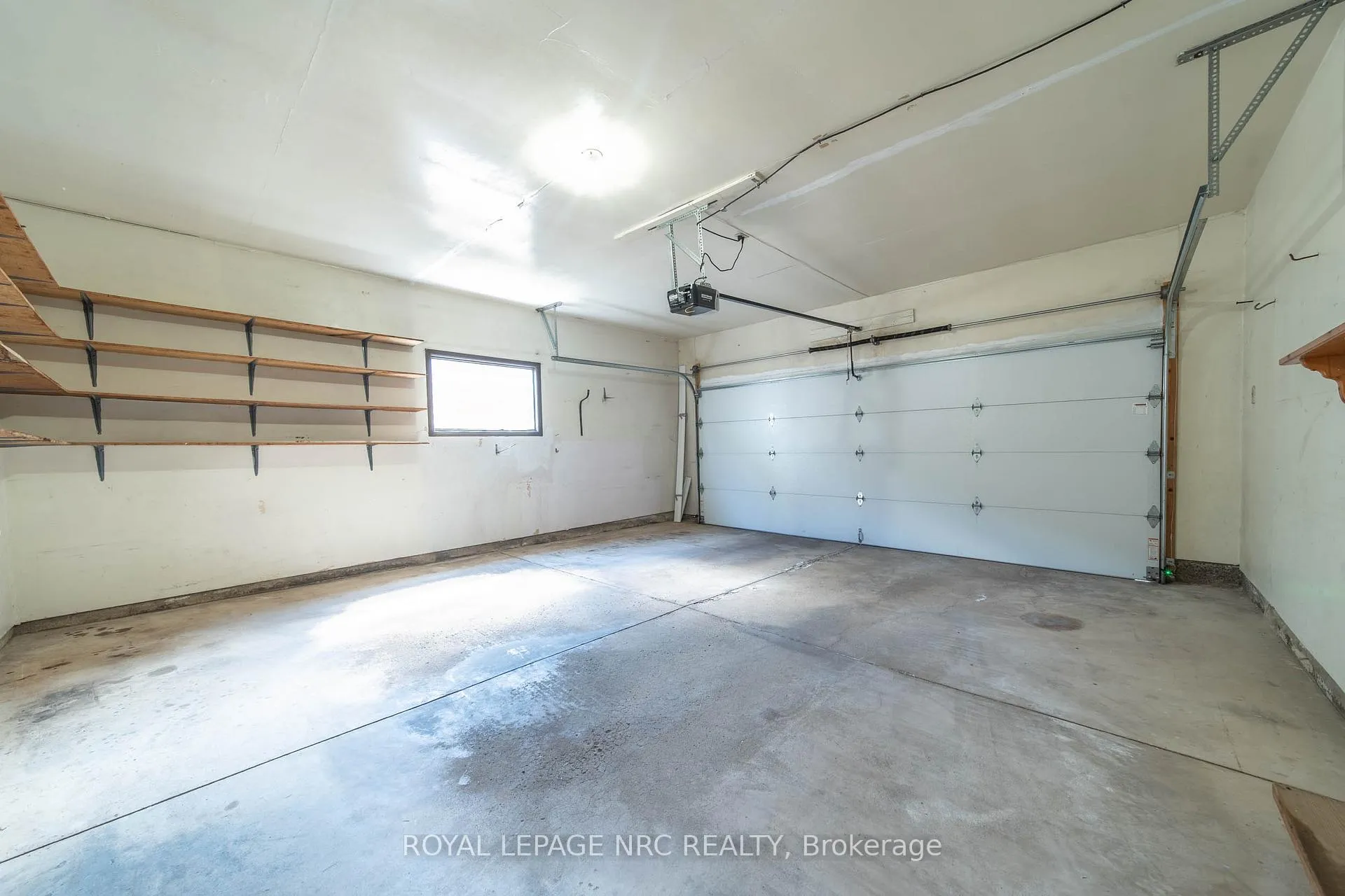 Photo 22 of 6399 Riall Street, Niagara Falls, Stamford — HOMEH