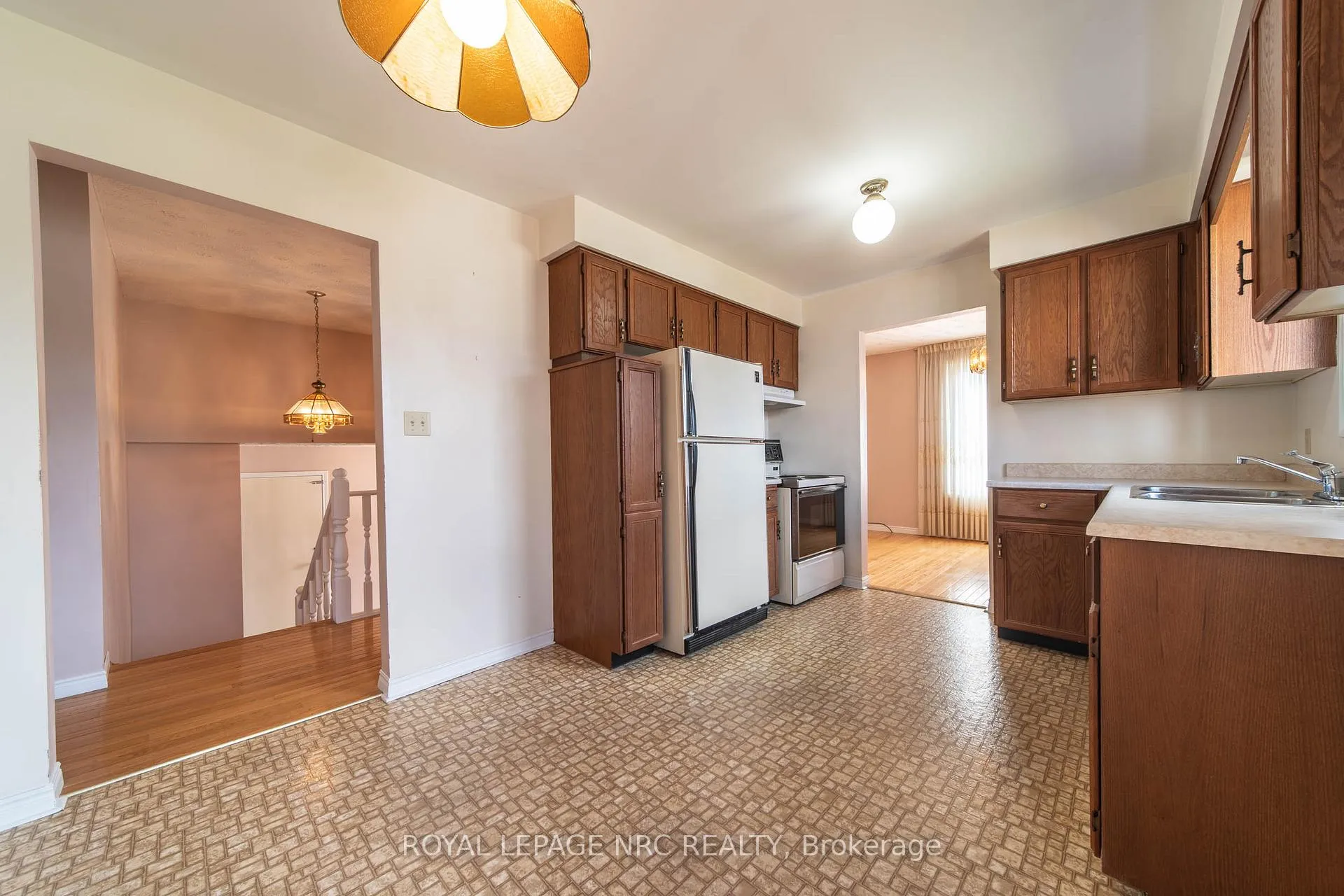 Photo 23 of 6399 Riall Street, Niagara Falls, Stamford — HOMEH