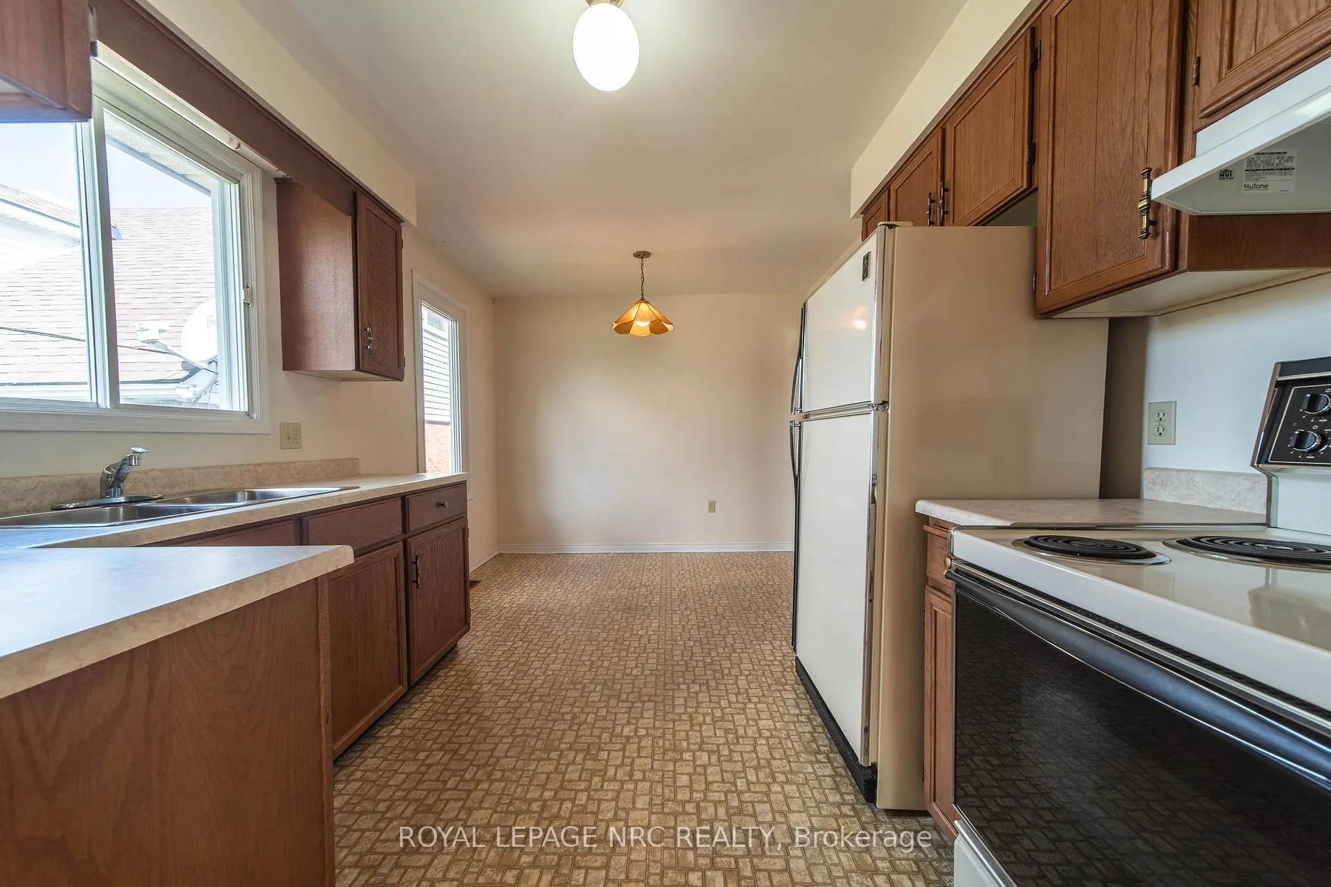 Photo 24 of 6399 Riall Street, Niagara Falls, Stamford — HOMEH