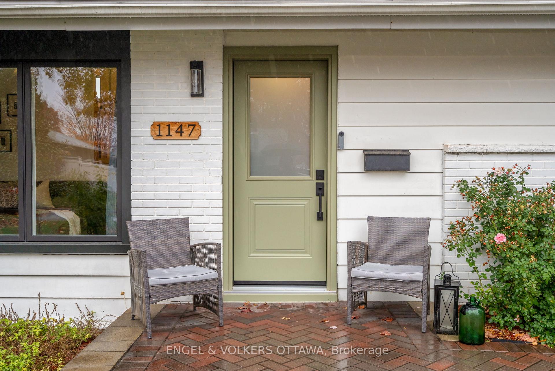 Photo 3 of 1147 Gateway Road, Ottawa, Parkway Park — HOMEH