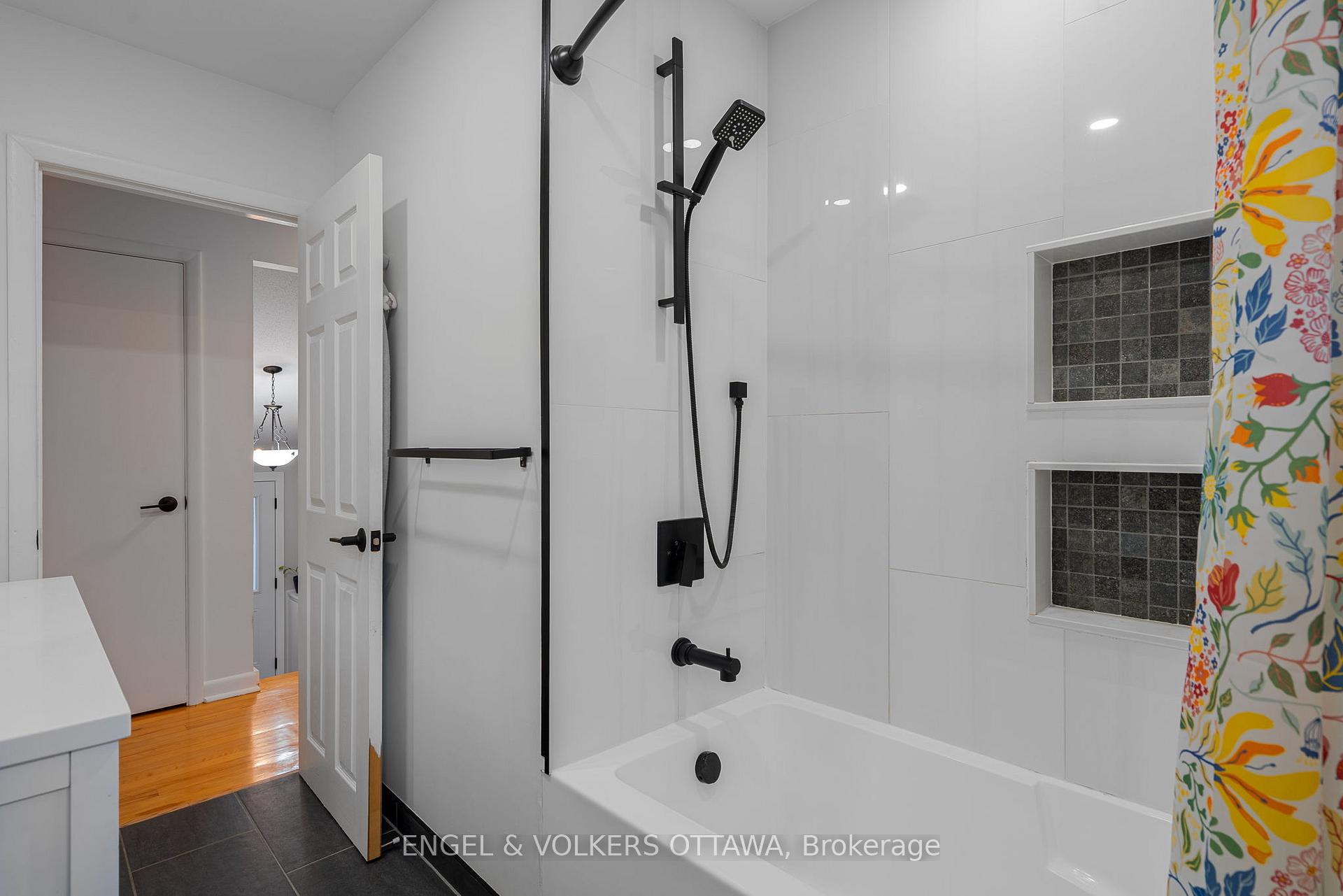 Photo 21 of 1147 Gateway Road, Ottawa, Parkway Park — HOMEH