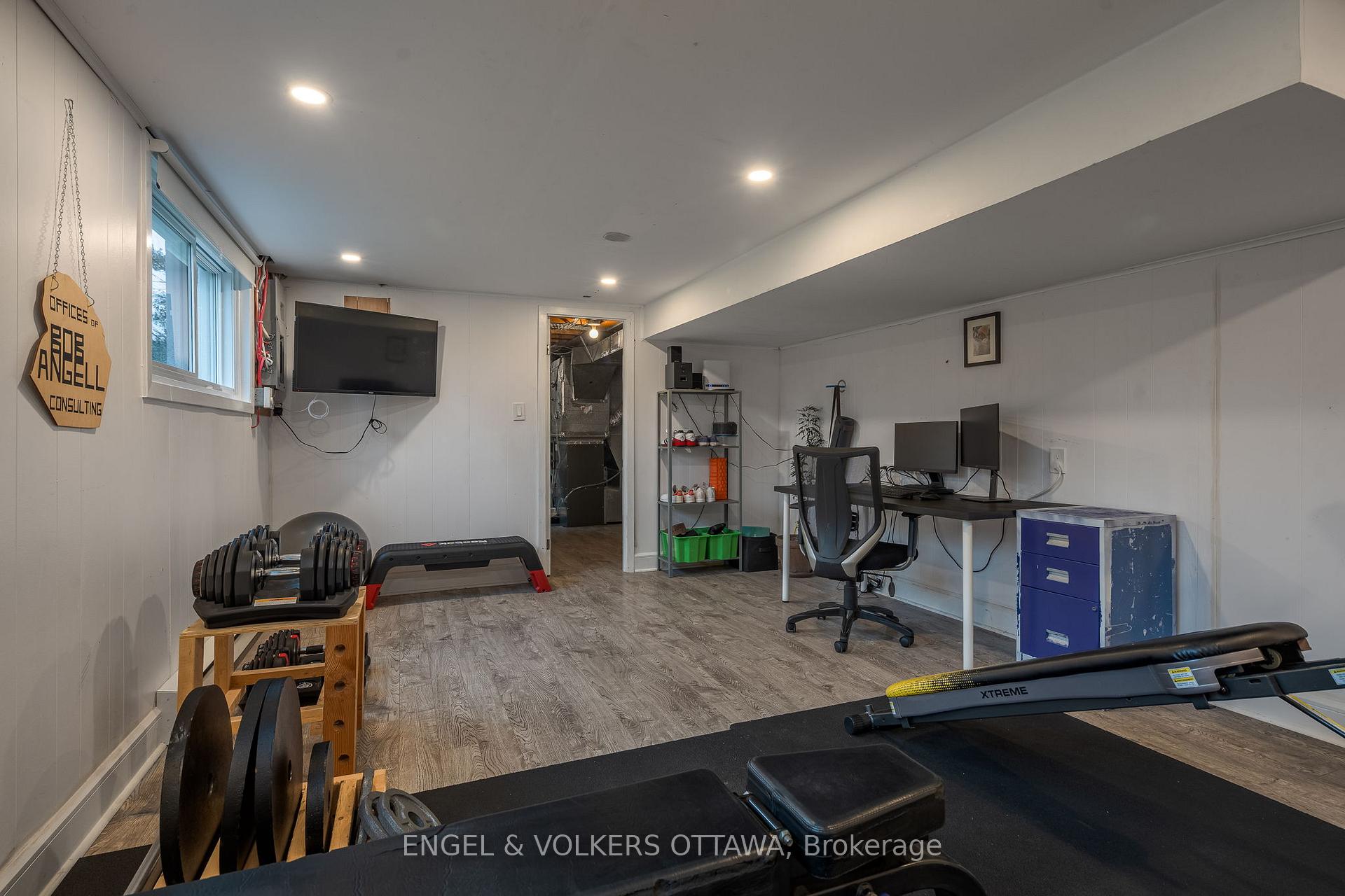 Photo 24 of 1147 Gateway Road, Ottawa, Parkway Park — HOMEH