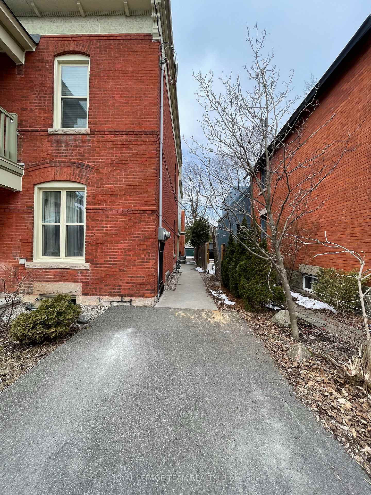 Photo 3 of Unit C, 192 Stanley Avenue, Ottawa, New Edinburgh — HOMEH