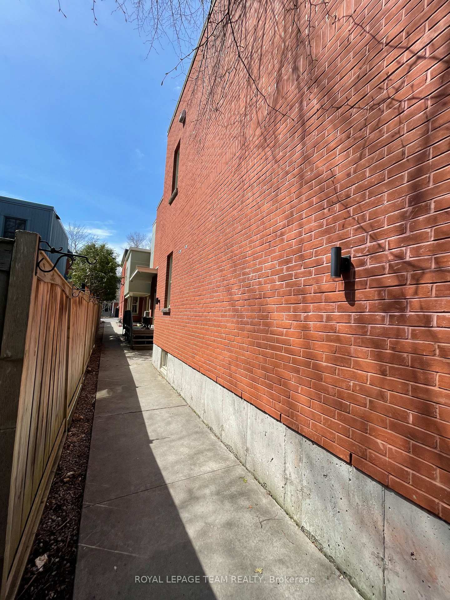 Photo 4 of Unit C, 192 Stanley Avenue, Ottawa, New Edinburgh — HOMEH