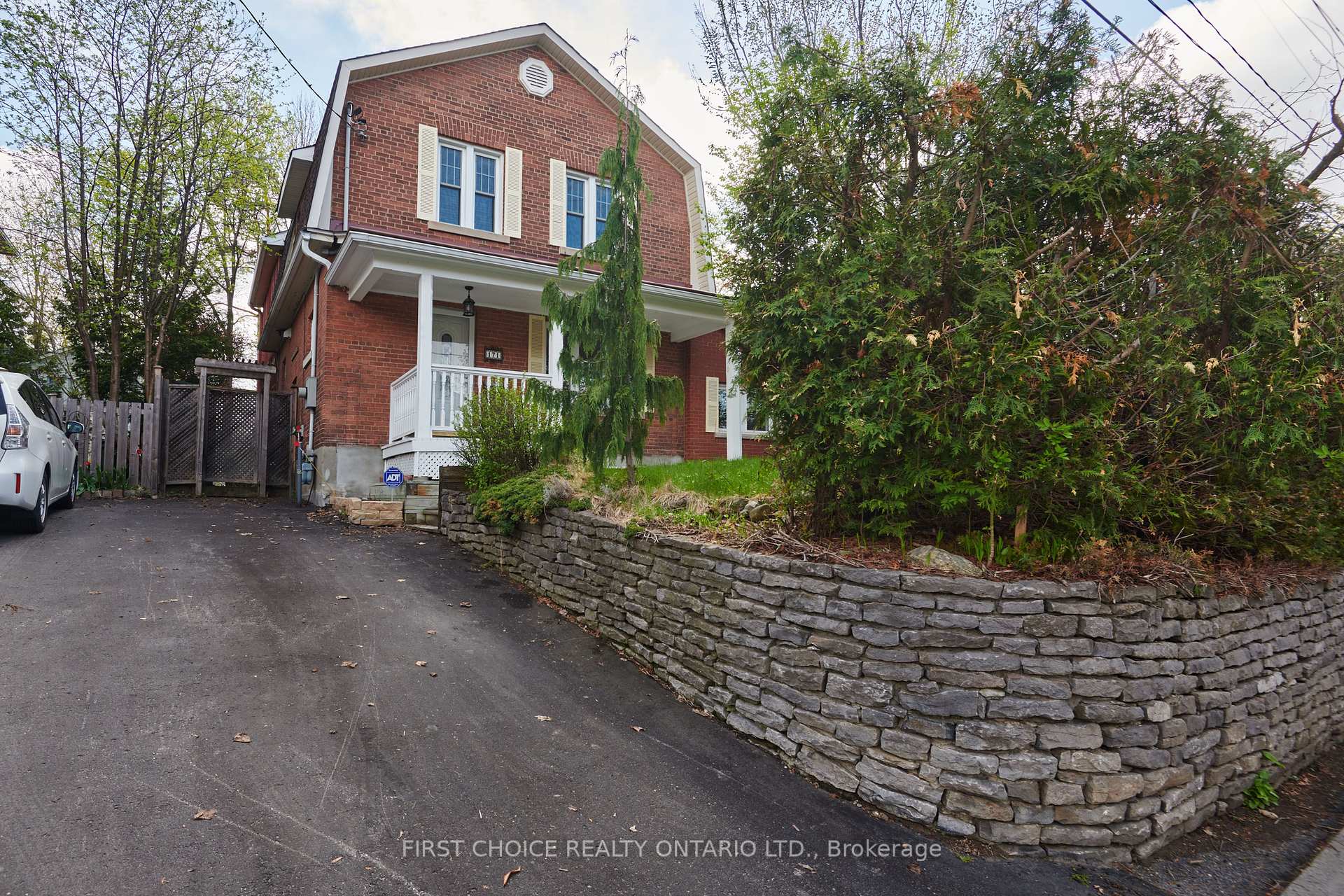 Photo 2 of 171 Springfield Road, Ottawa, Lindenlea — HOMEH