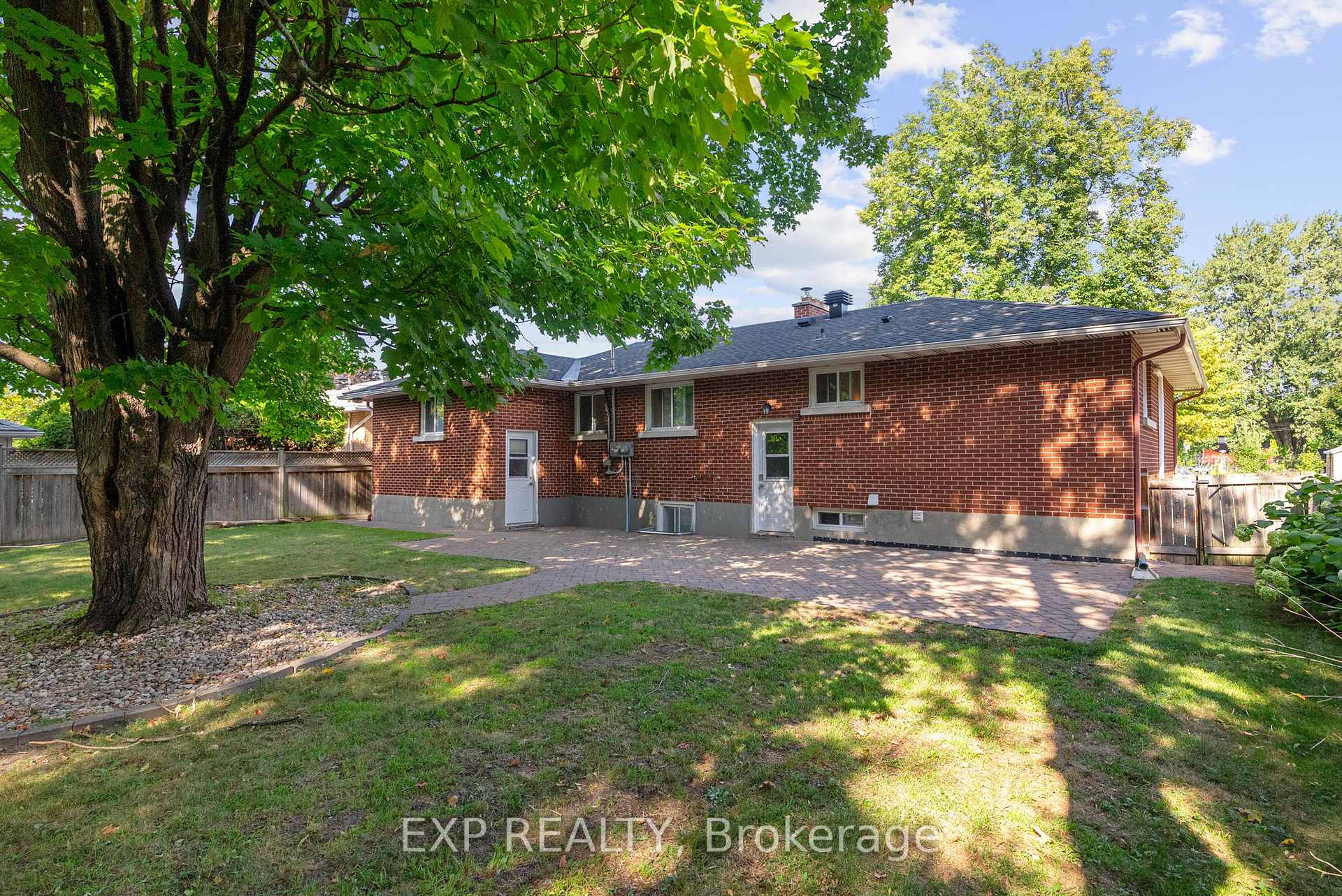 Photo 2 of Unit B, 1240 Adirondack Drive, Ottawa, Kenson Park — HOMEH