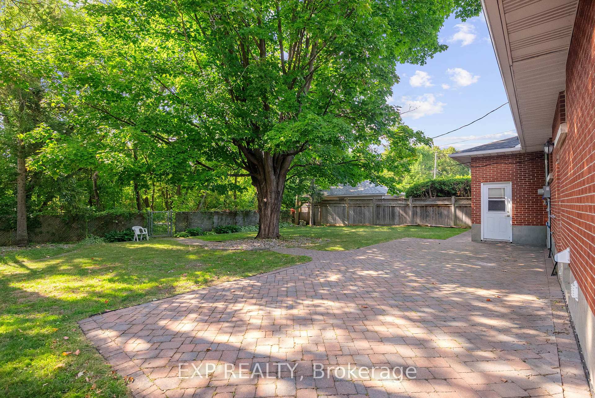 Photo 13 of Unit B, 1240 Adirondack Drive, Ottawa, Kenson Park — HOMEH