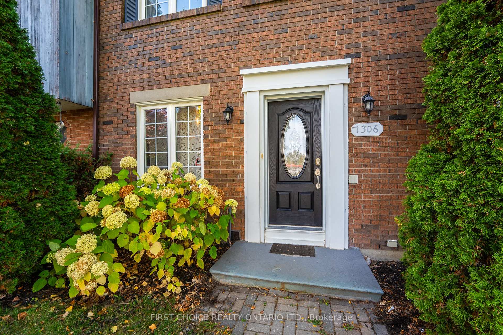 Photo 2 of 1306 Morrison Drive, Ottawa, Redwood Park — HOMEH