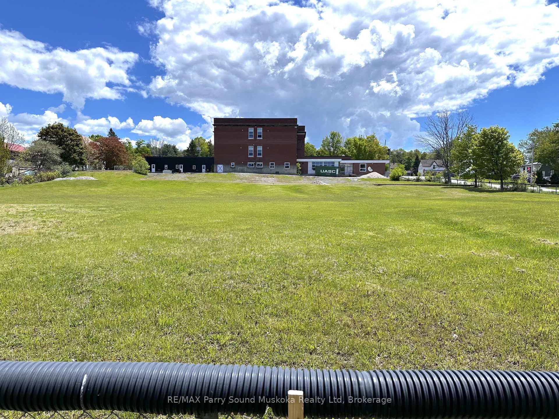 Photo 3 of Meadow Street, Parry Sound — HOMEH