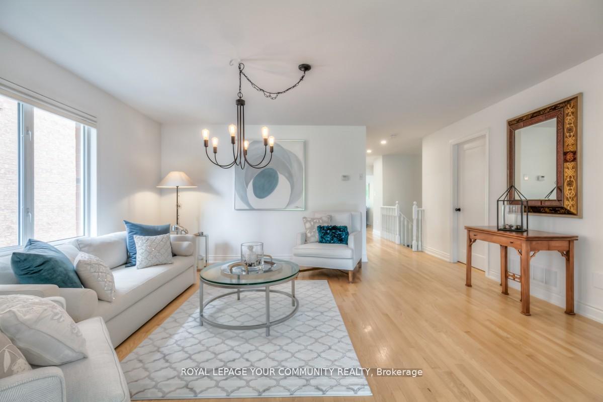Photo 5 of 503 Silken Laumann Drive, Newmarket, Stonehaven-Wyndham — HOMEH