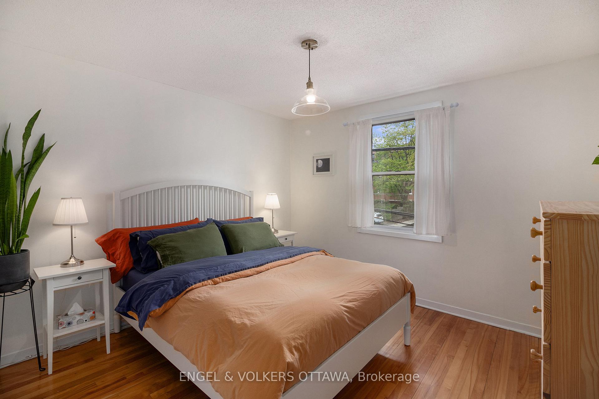 Photo 13 of 72 Putman Avenue, Ottawa, Lindenlea — HOMEH