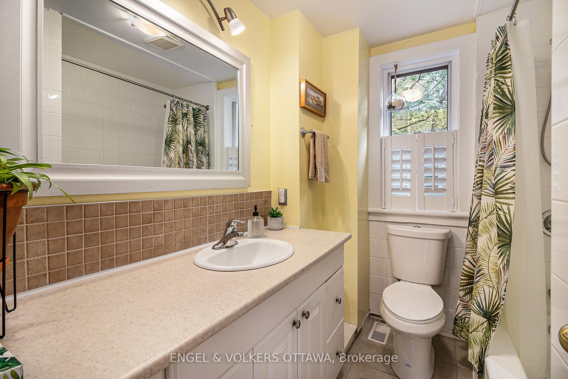 Photo 16 of 72 Putman Avenue, Ottawa, Lindenlea — HOMEH