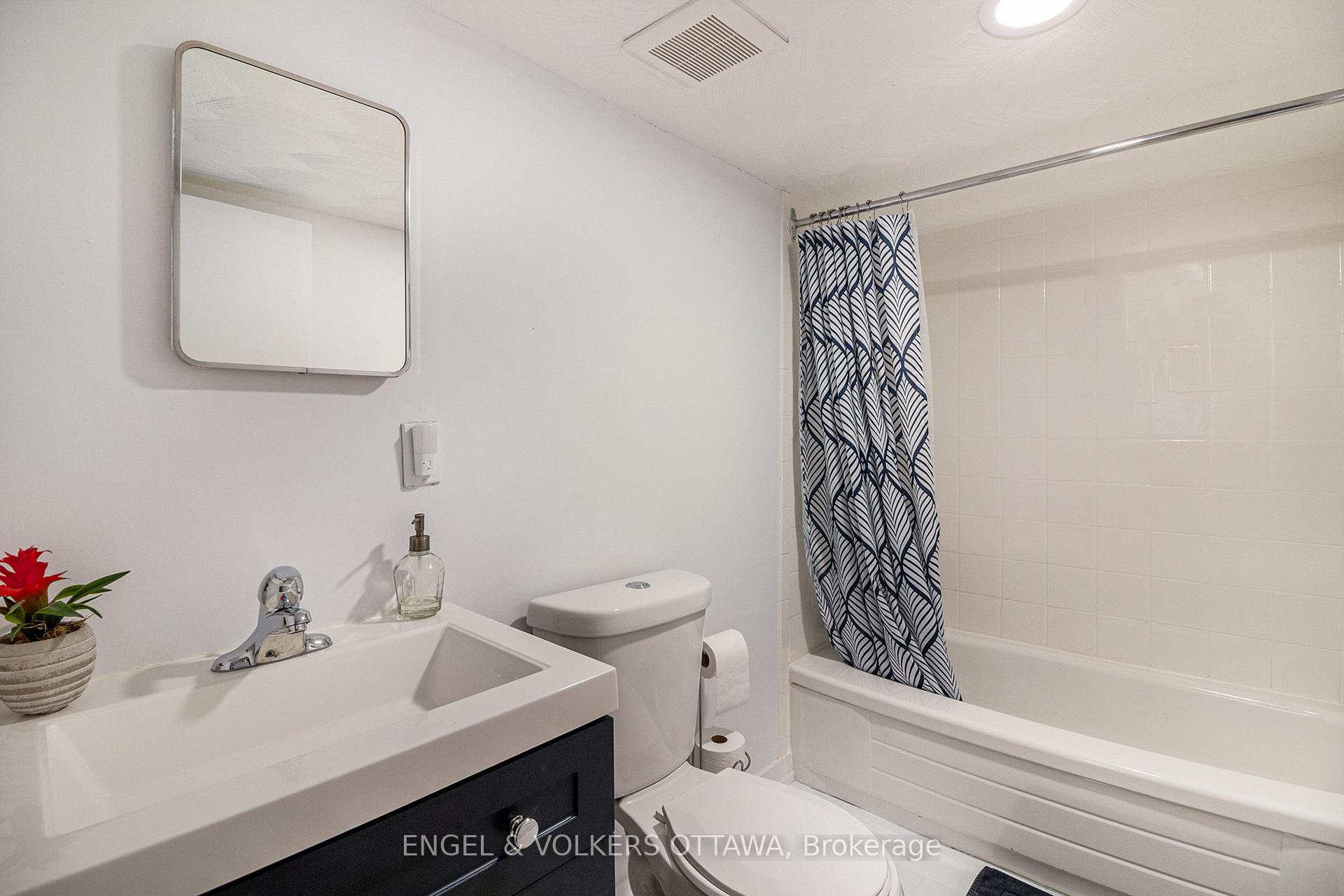 Photo 19 of 72 Putman Avenue, Ottawa, Lindenlea — HOMEH