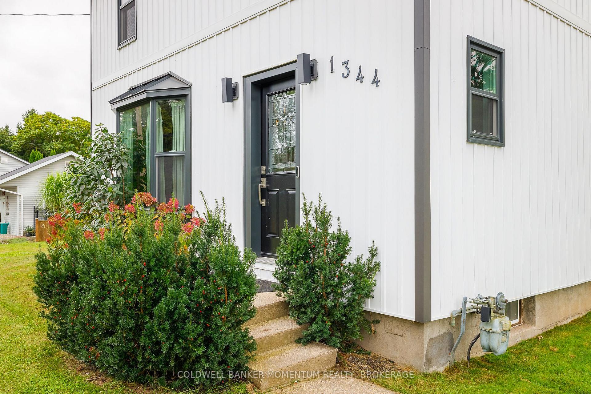 Photo 3 of 1344 Effingham Street, Pelham, Fenwick — HOMEH