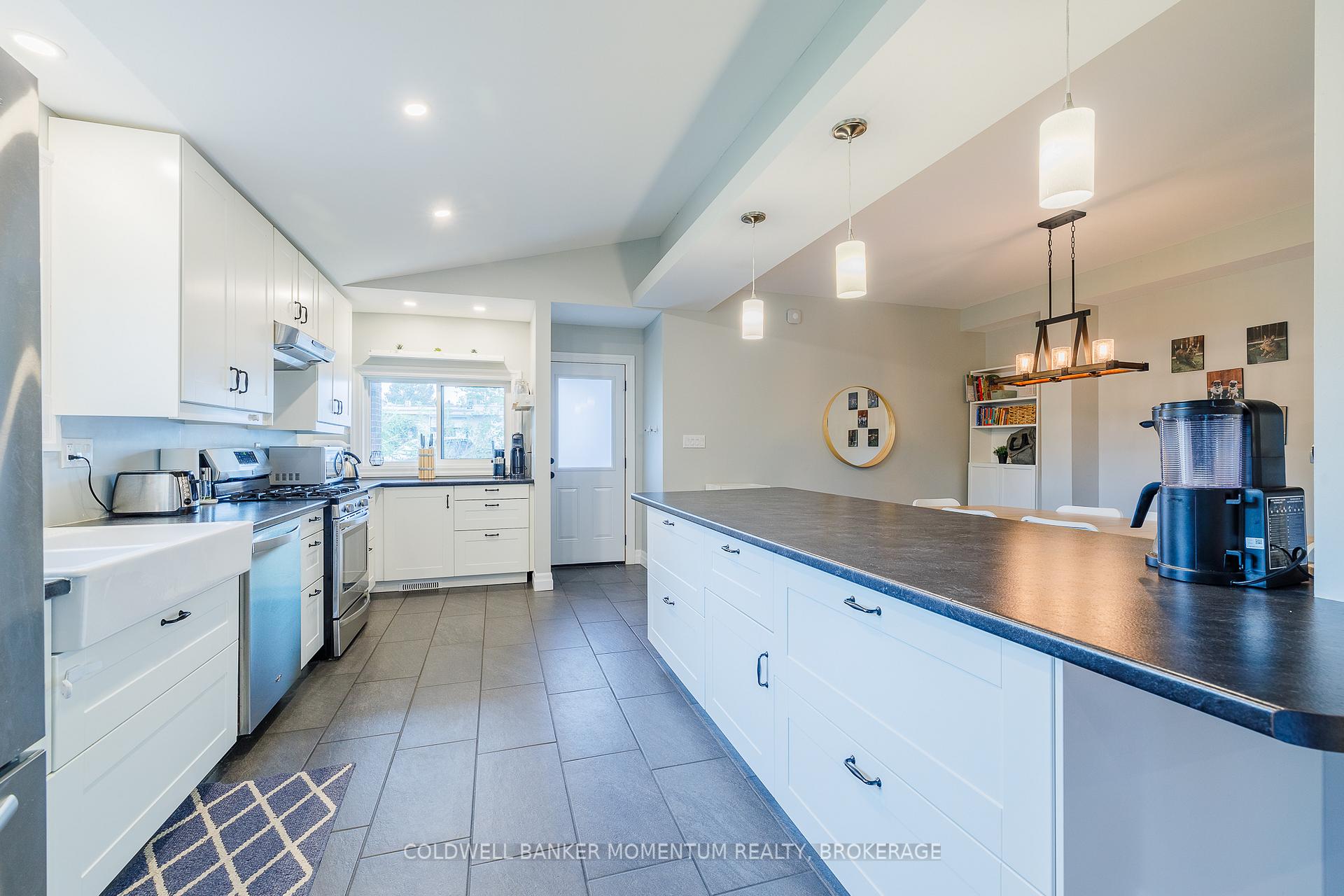 Photo 13 of 1344 Effingham Street, Pelham, Fenwick — HOMEH