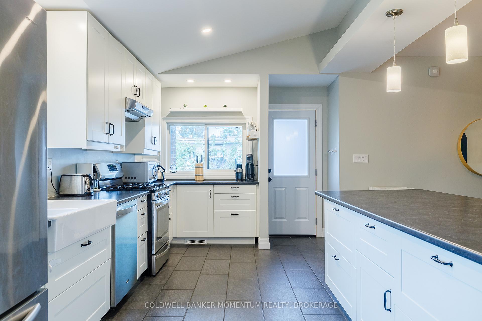 Photo 14 of 1344 Effingham Street, Pelham, Fenwick — HOMEH
