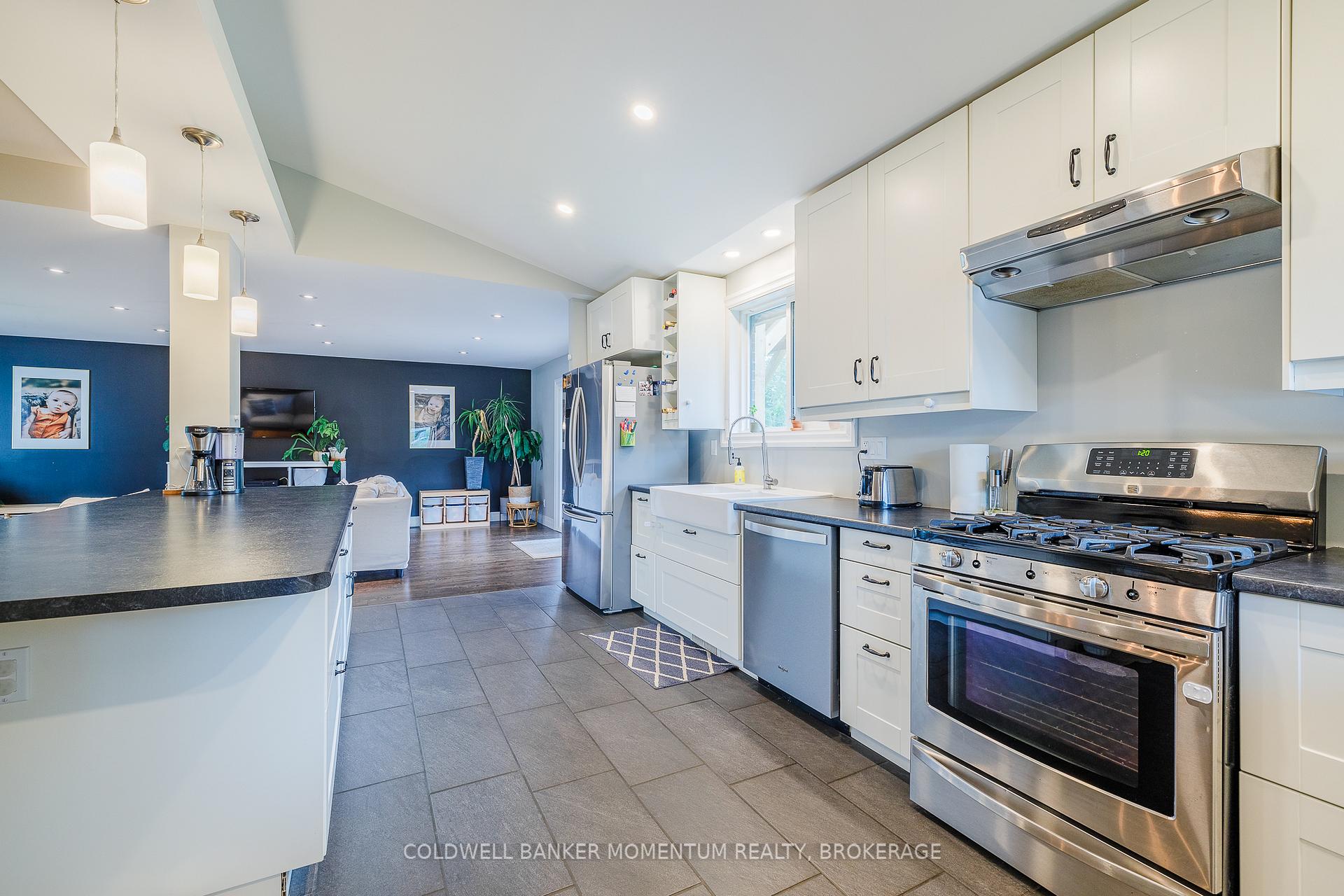 Photo 15 of 1344 Effingham Street, Pelham, Fenwick — HOMEH