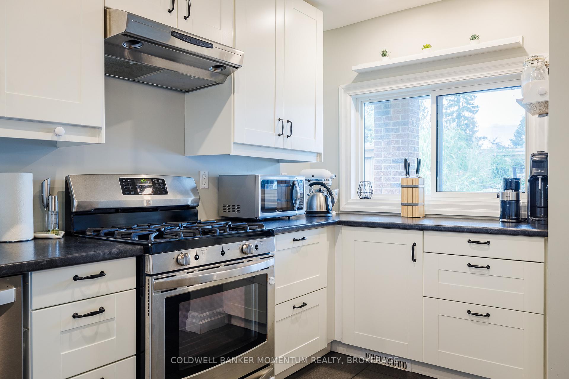 Photo 17 of 1344 Effingham Street, Pelham, Fenwick — HOMEH
