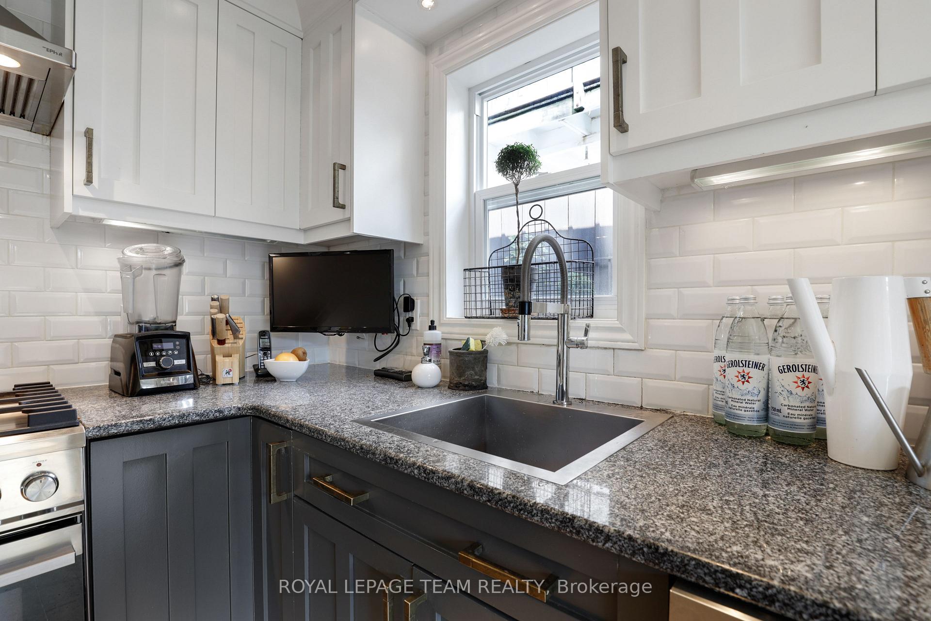 Photo 10 of 161 Mackay Street, Ottawa, New Edinburgh — HOMEH