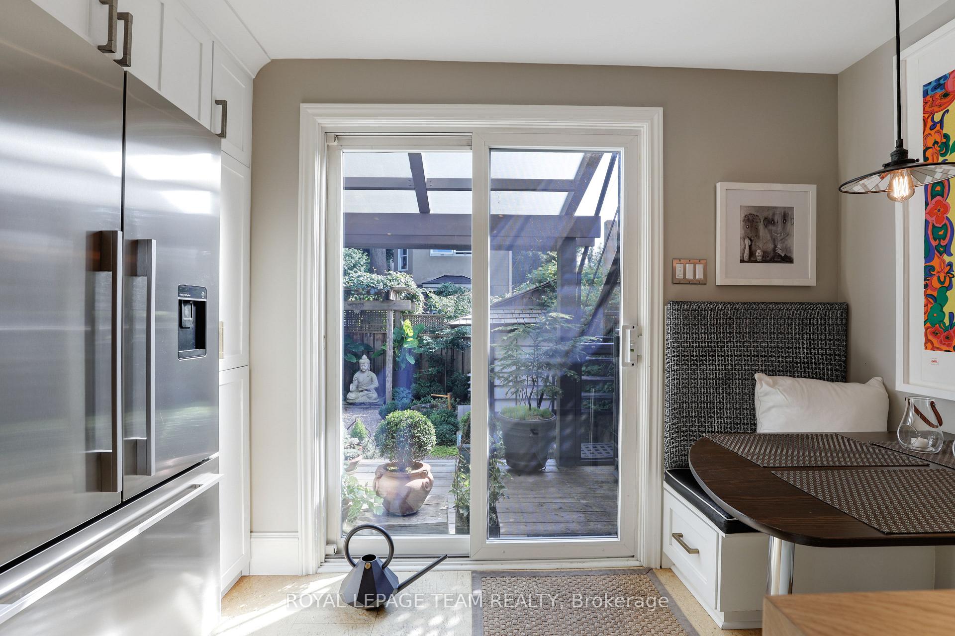 Photo 12 of 161 Mackay Street, Ottawa, New Edinburgh — HOMEH