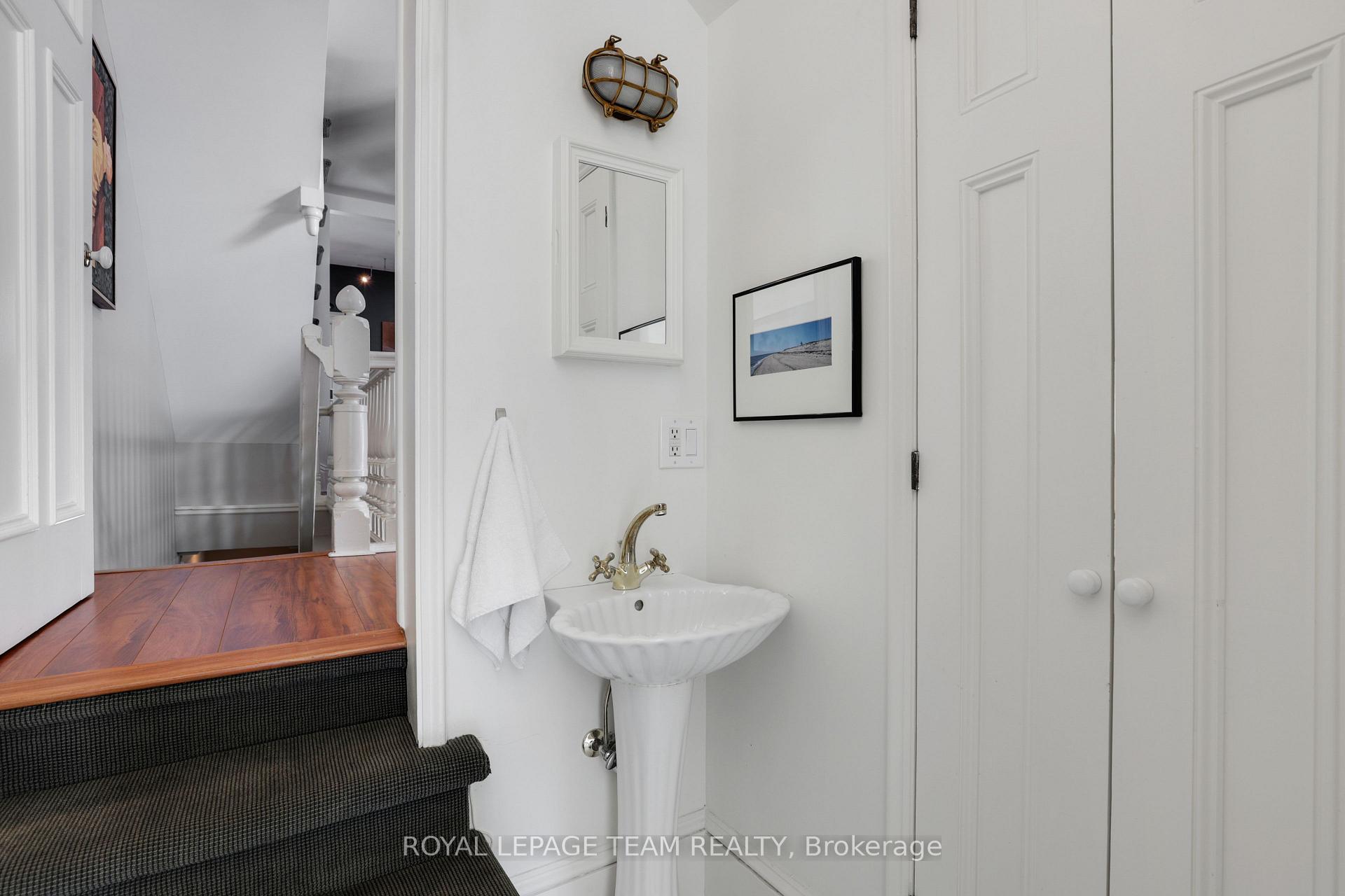 Photo 14 of 161 Mackay Street, Ottawa, New Edinburgh — HOMEH