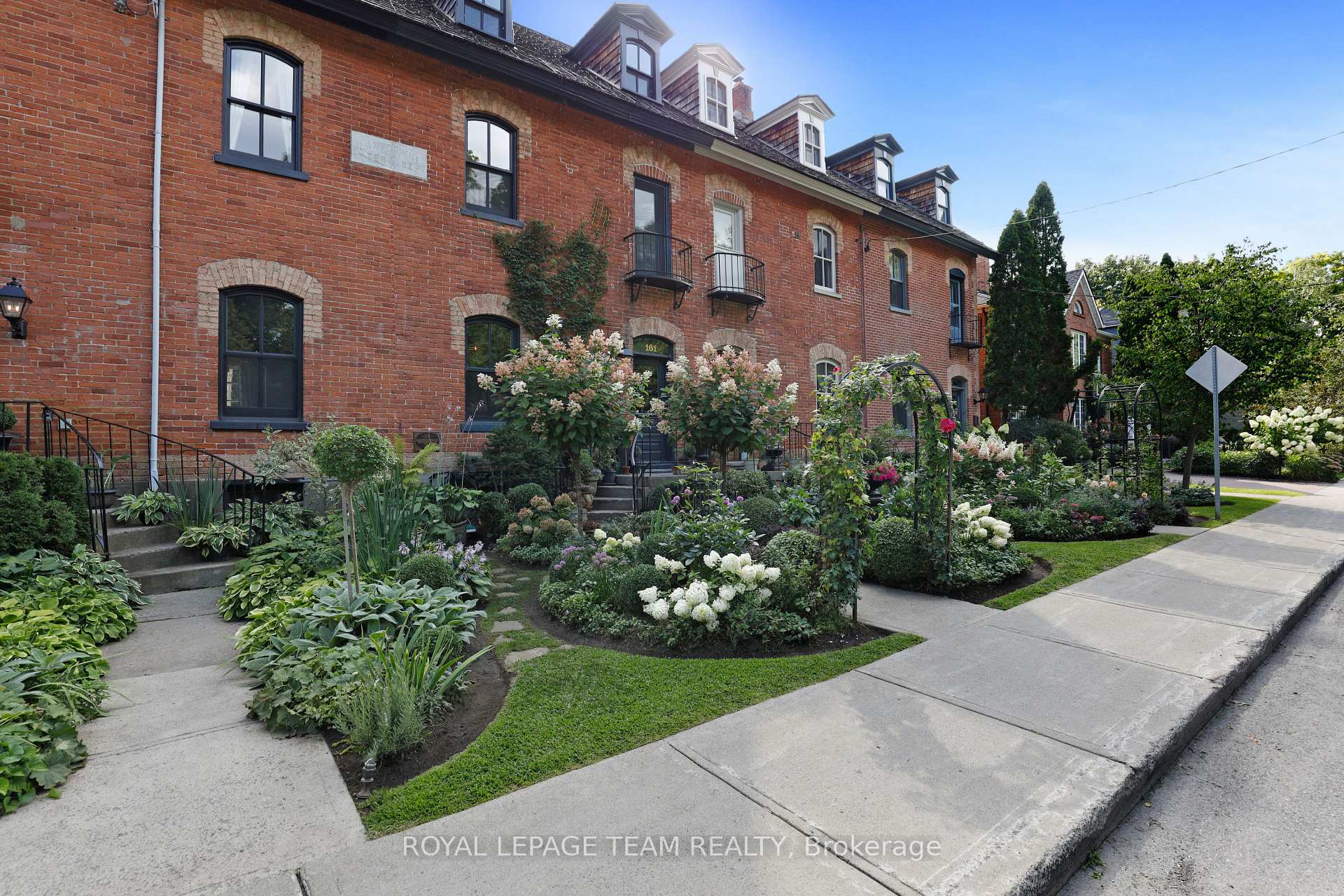 Photo 23 of 161 Mackay Street, Ottawa, New Edinburgh — HOMEH