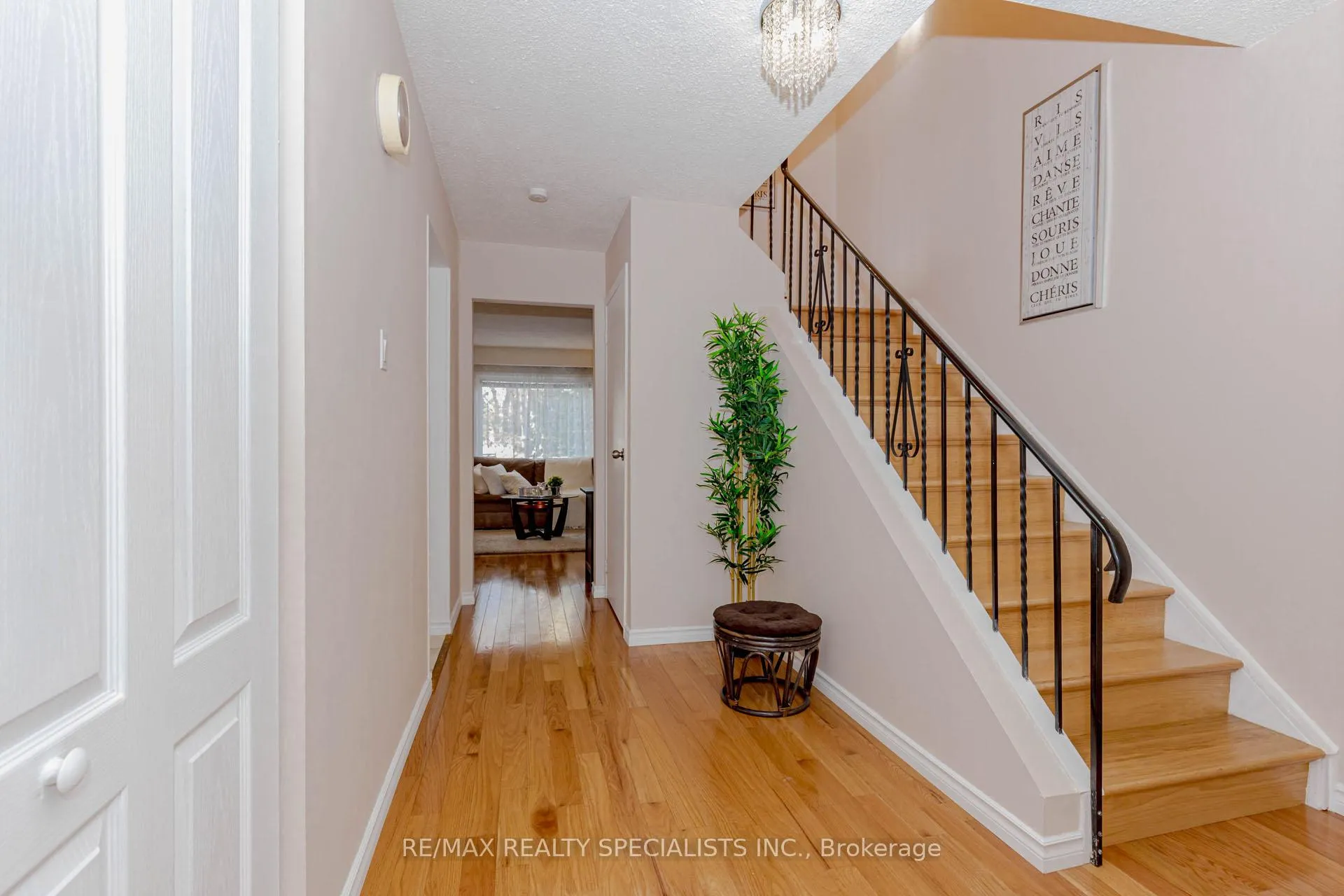 Photo 5 of 7227 Joliette Crescent, Mississauga, Meadowvale — HOMEH