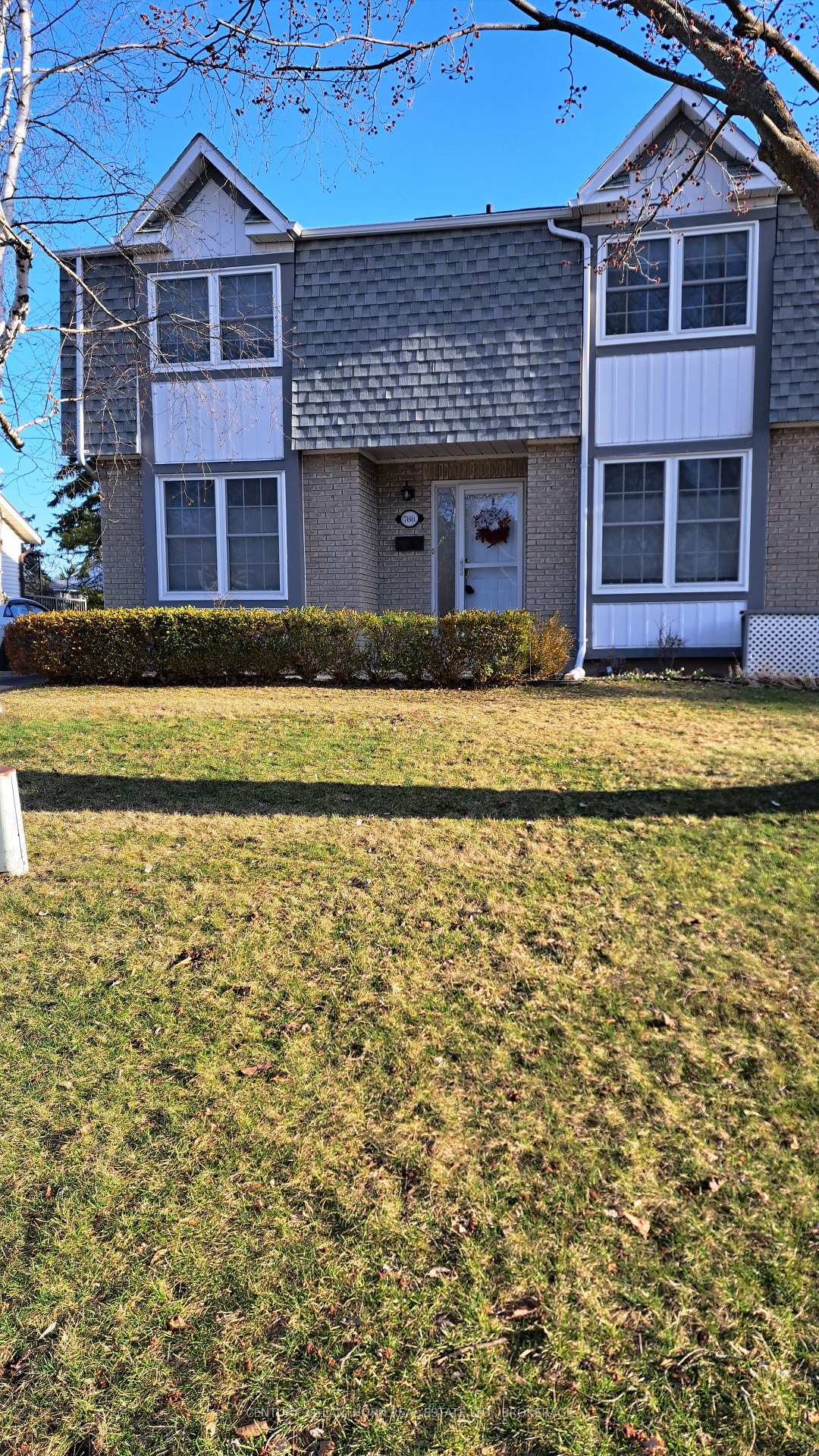 Front of 788 Whiteoak Crescent
