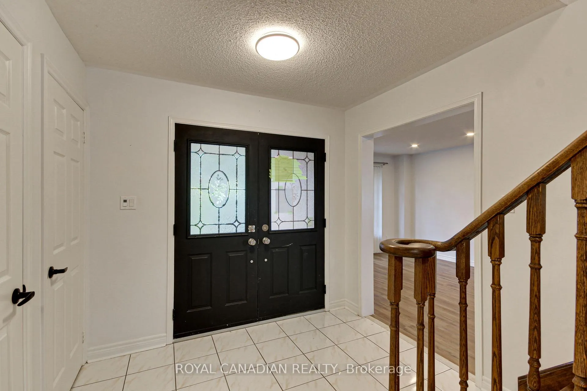 Photo 4 of 175 Rhodes Circle, Newmarket, Glenway Estates — HOMEH