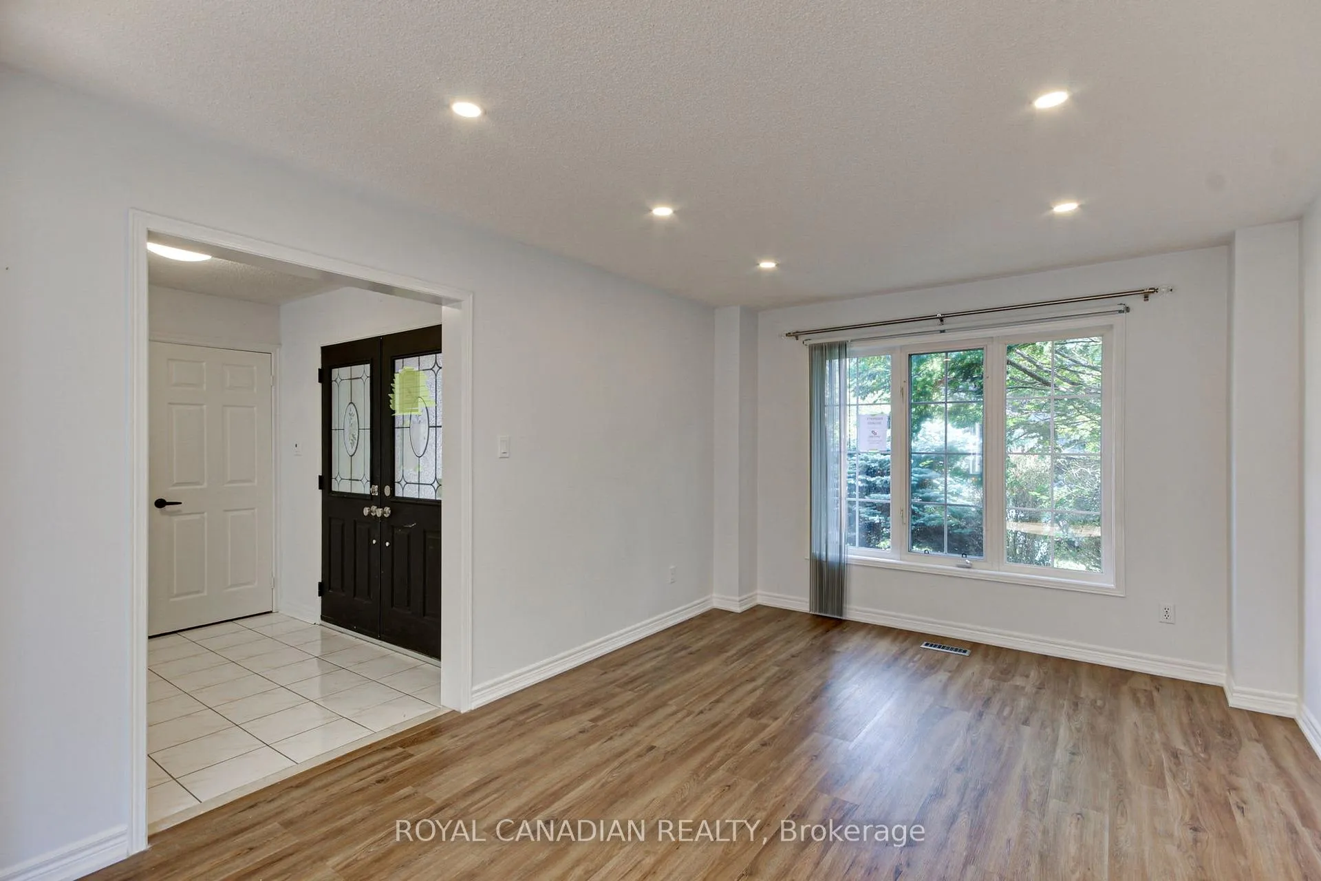 Photo 7 of 175 Rhodes Circle, Newmarket, Glenway Estates — HOMEH